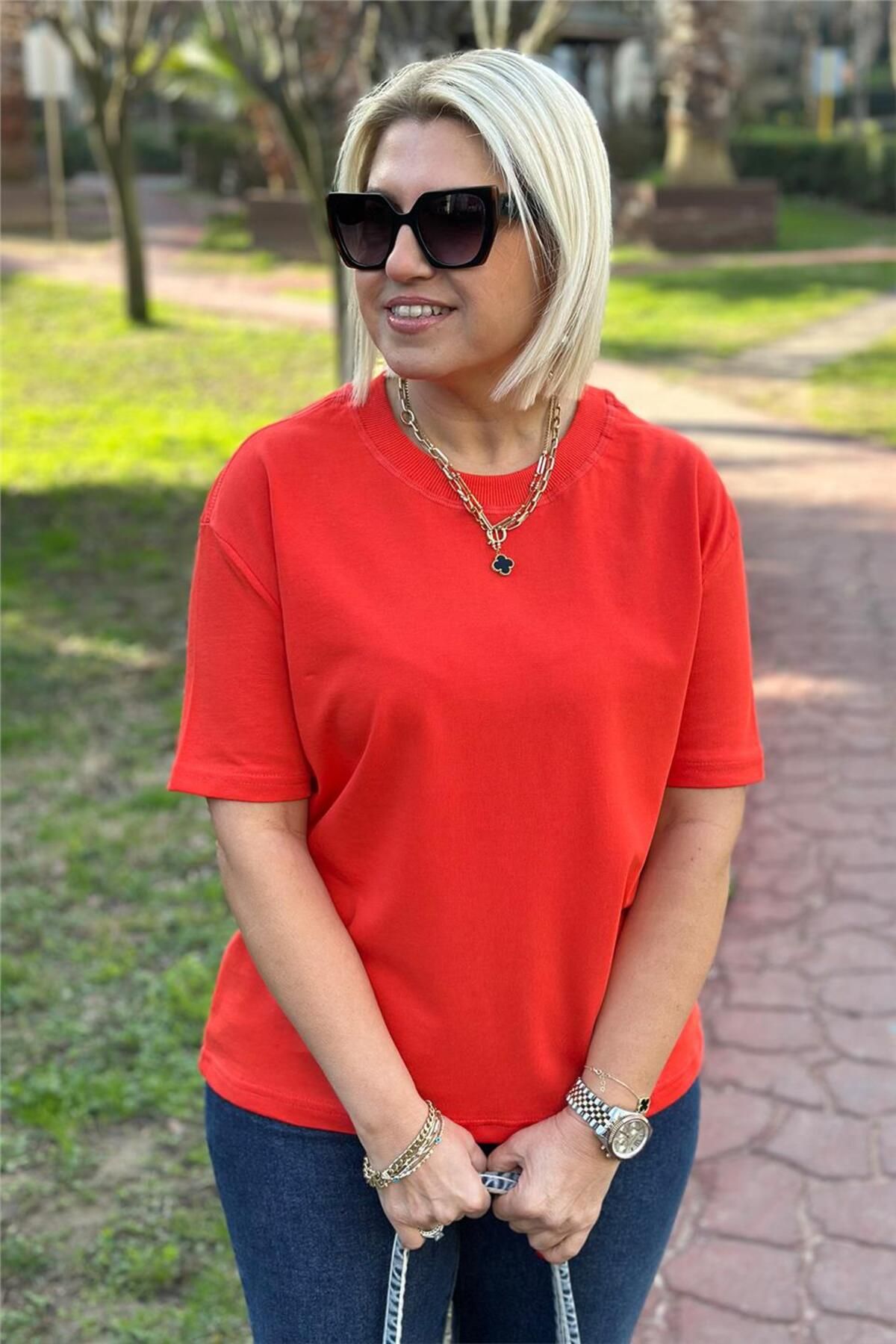 By Esra Celkan Nar Çiçeği Bisiklet Yaka Basic Tshirt