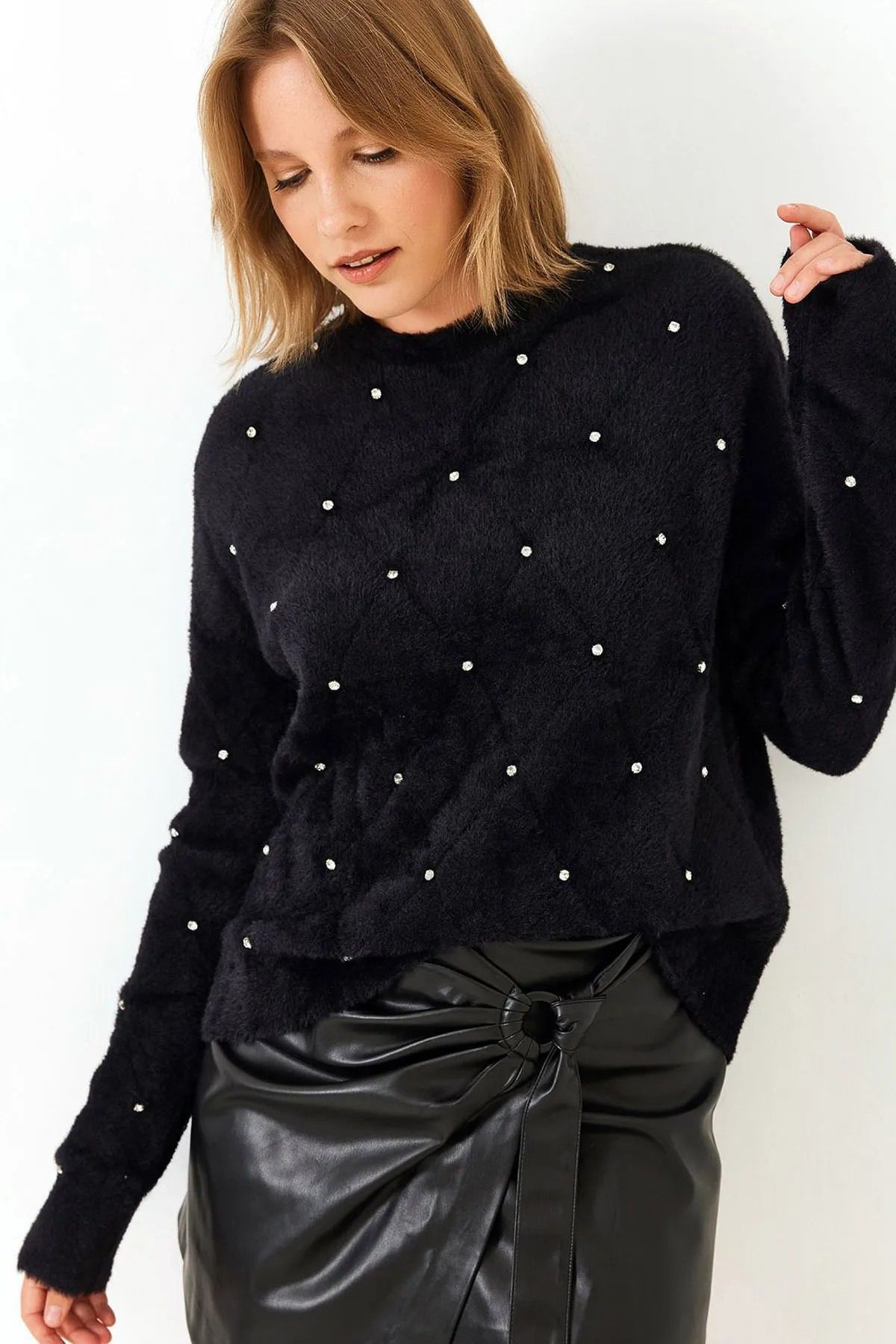 My Blog-Schwarzer, weicher Pullover mit Rautenmuster und Steinen – tk 241132 2