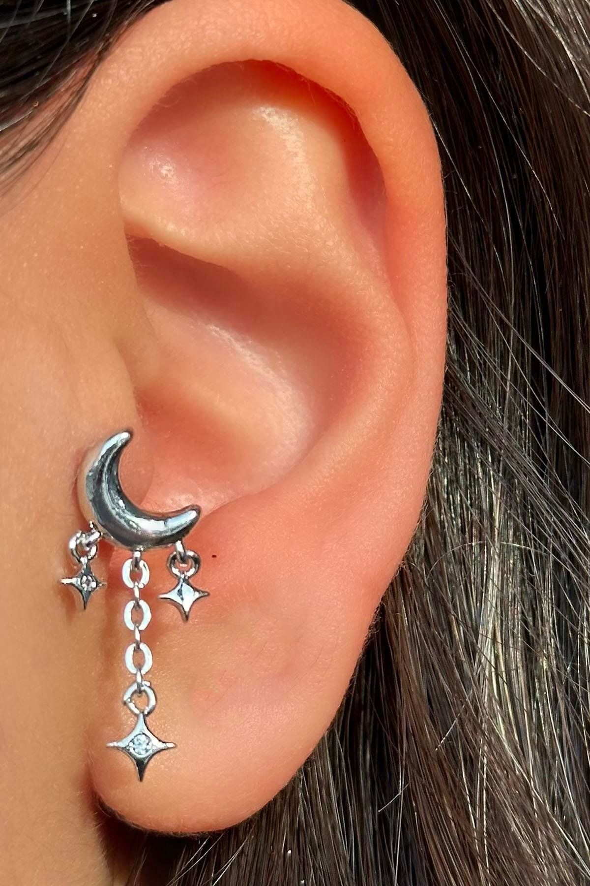 TAKIŞTIR Gümüş Renk Ay Figürlü Çelik Tragus/Kıkırdak Küpe/Piercing (Tek)