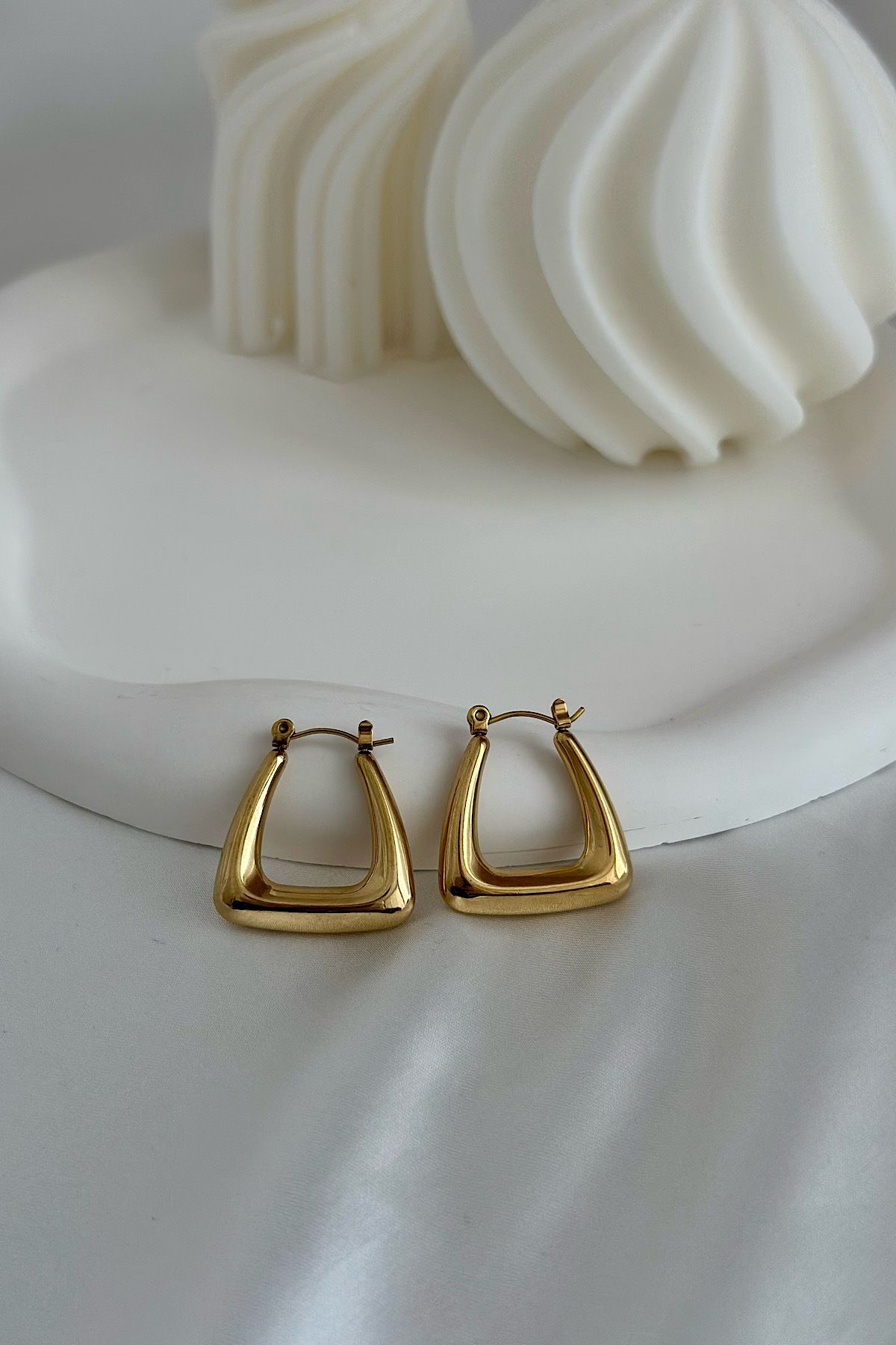 Ebruli Accessories Gold Kararmaya Dayanıklı Çelik Oval Halka Küpe