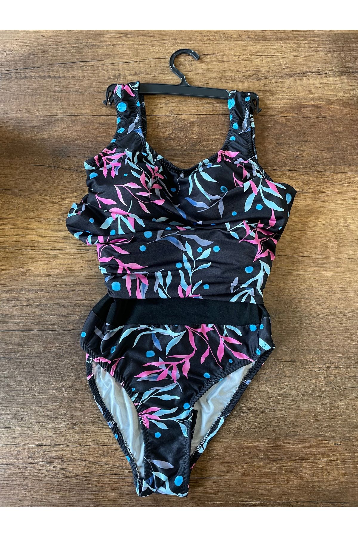 Güler Swimwear-Slipped Mixed Patterned Digital Printed Swimsuit with Recovery Feature 6
