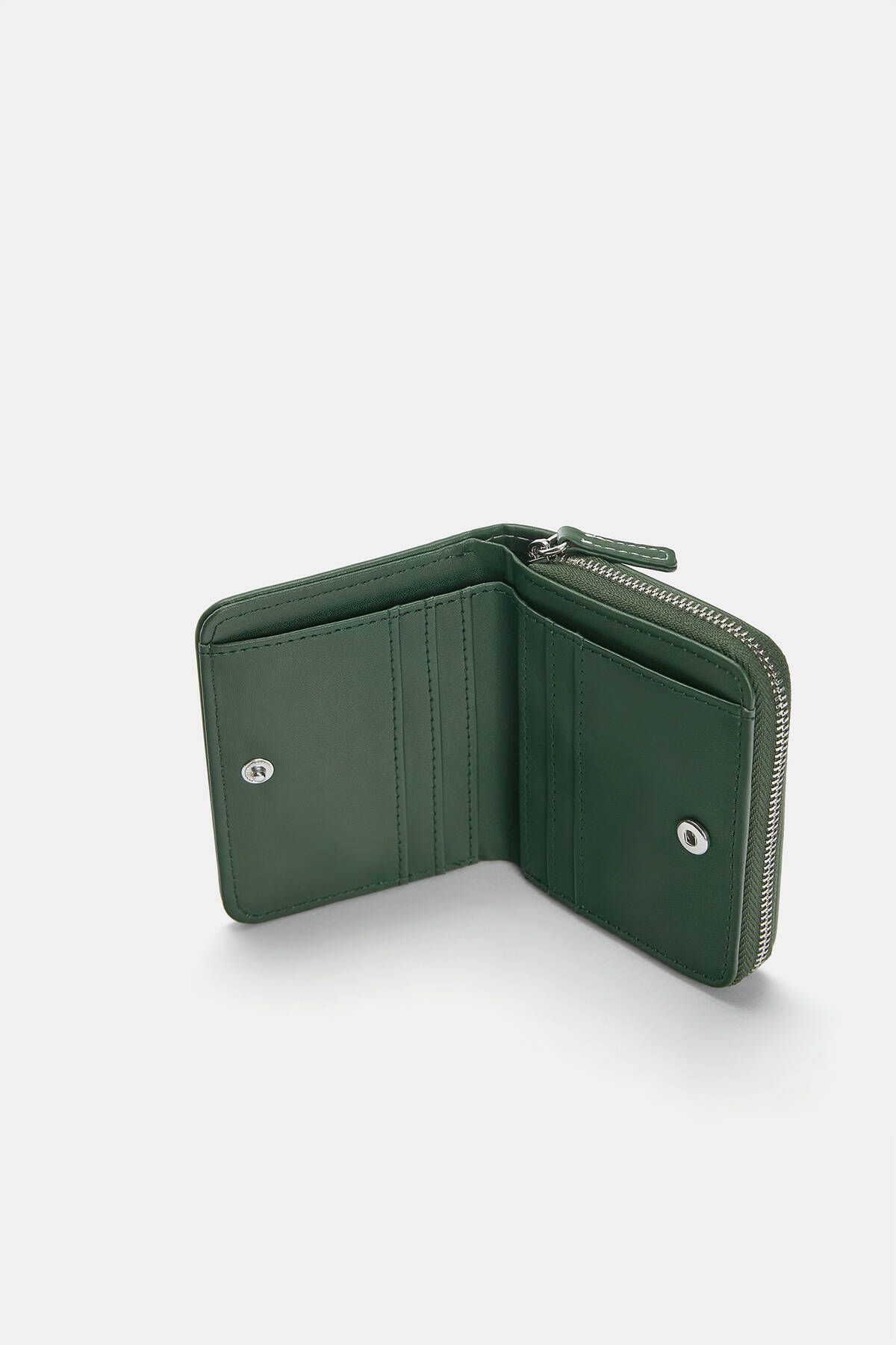 کیف پول زیبا با جیب مخصوص سکه پول اند بیر   Pull & Bear