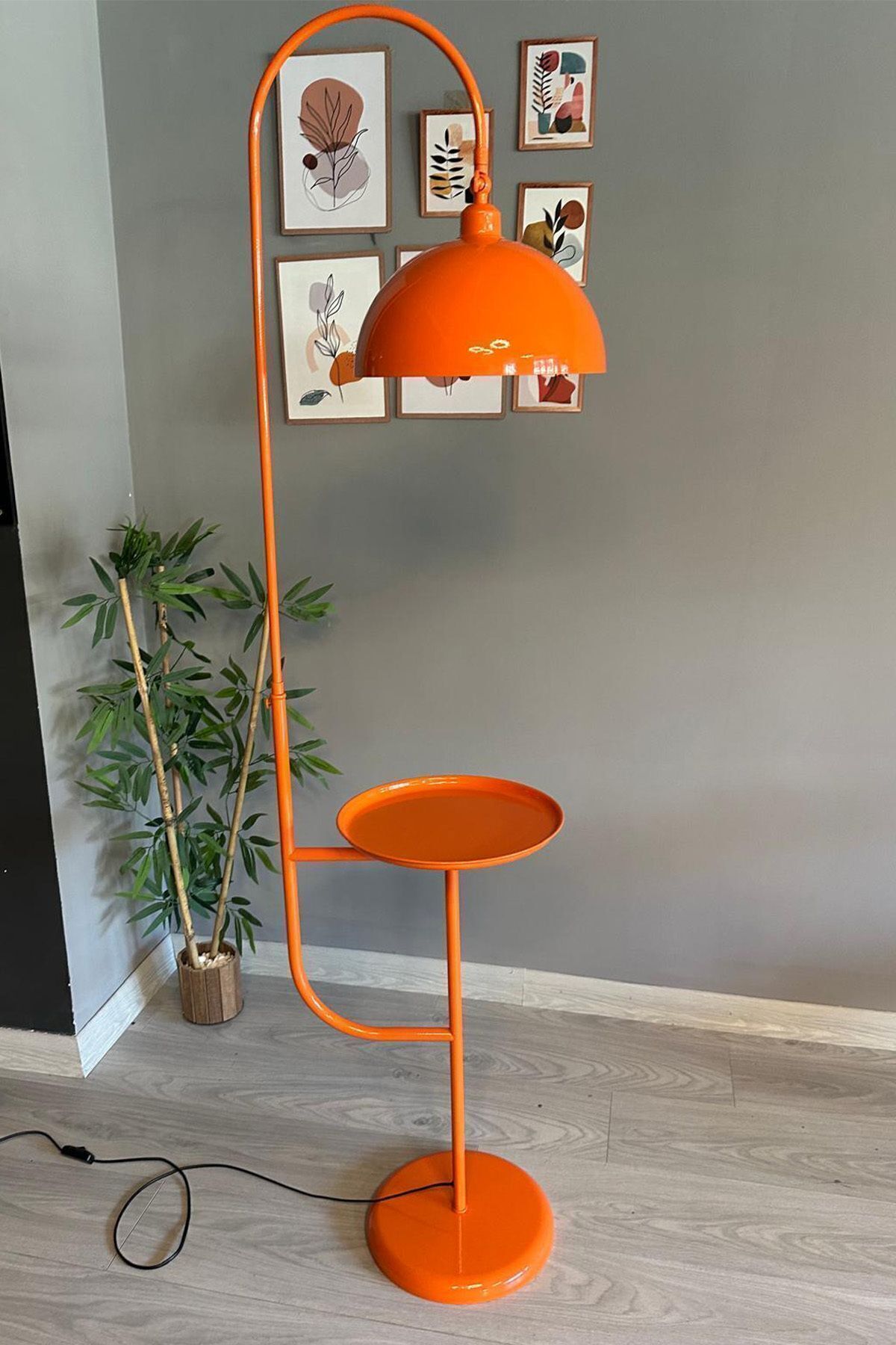 Bamyum-Gorkiede Stehleuchte mit Ablage Metall 30 cm Breit Orange 3