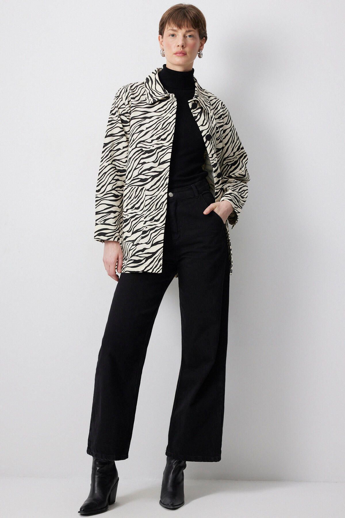 Touché Privé-Zebra Patterned Gabardin Jacket 7