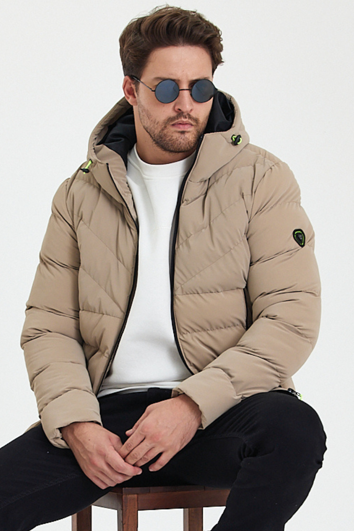 Siyah Nano Kumaş Su ve Rüzgar Geçirmez Kapüşonlu Kalın Şişme Kaban & Mont - Krem