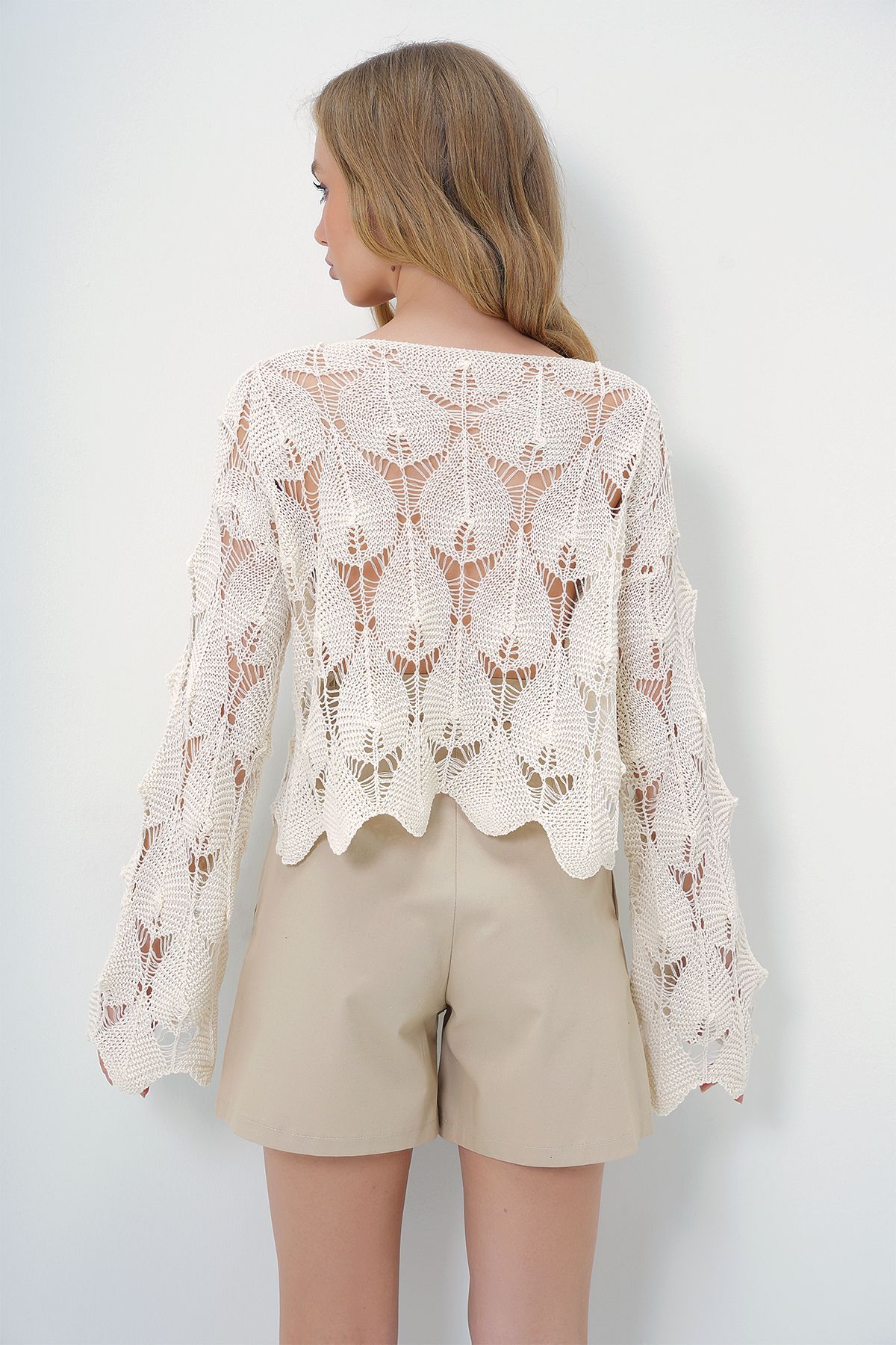 Trend Alaçatı Stili-Damen-Strickbluse „Vanilla“ mit quadratischem Ausschnitt und Lochmuster ALC-X10308 6