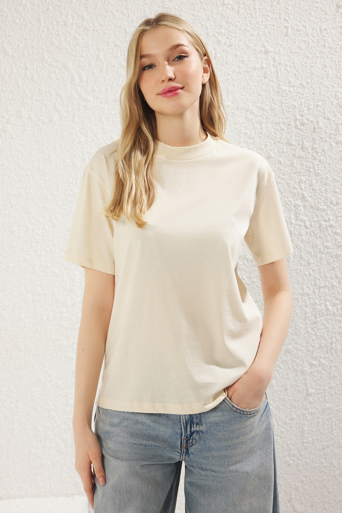 Trendyolmilla  Yağ Yeşili-Açık Taş 2'li Paket %100 Pamuk Basic Dik Yaka Örme T-Shirt TWOSS20TS1500 - Görsel 2