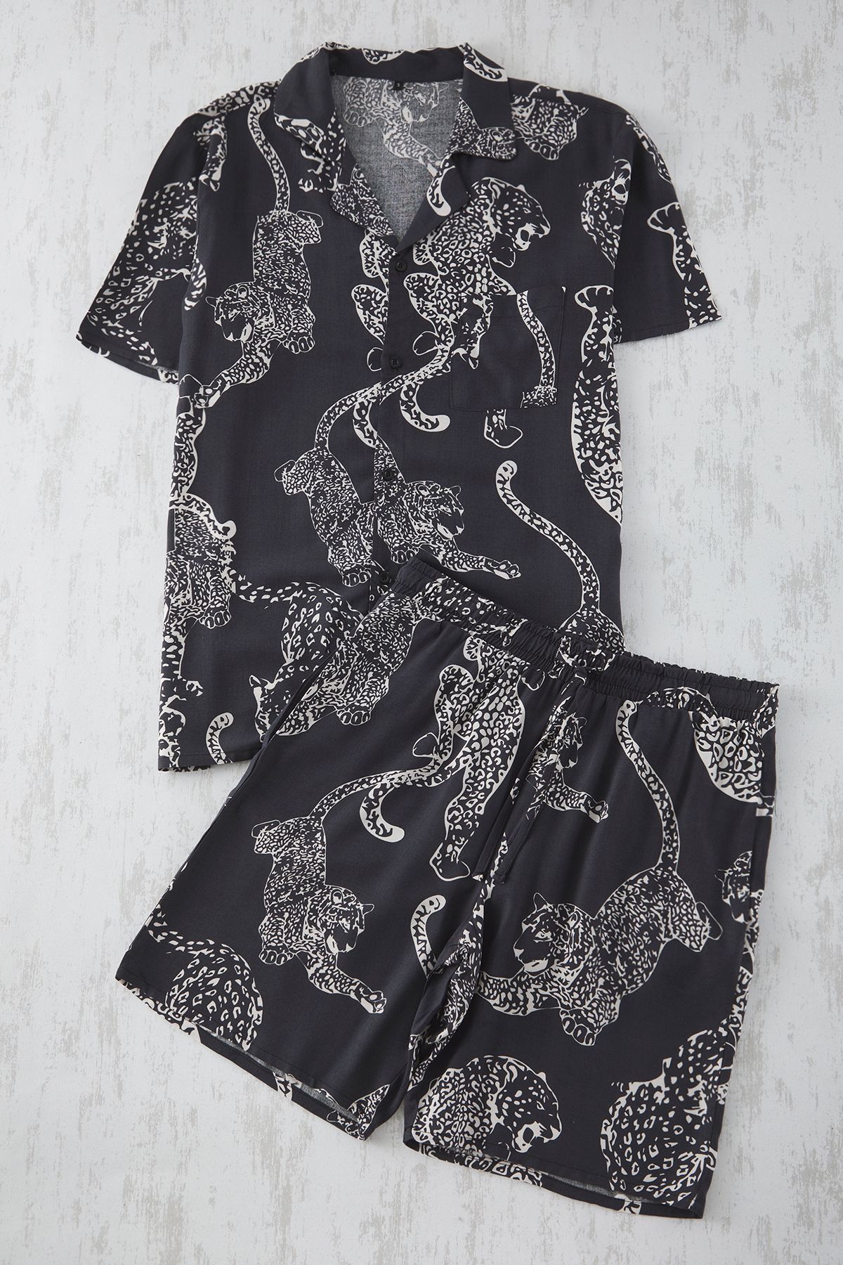 Trendyol Collection Czarny, Regularny Krój, Spodenki, Piżama, Nadruk, Tkane, Zestaw Tmnss25pt00027 Mężczyzna - L
