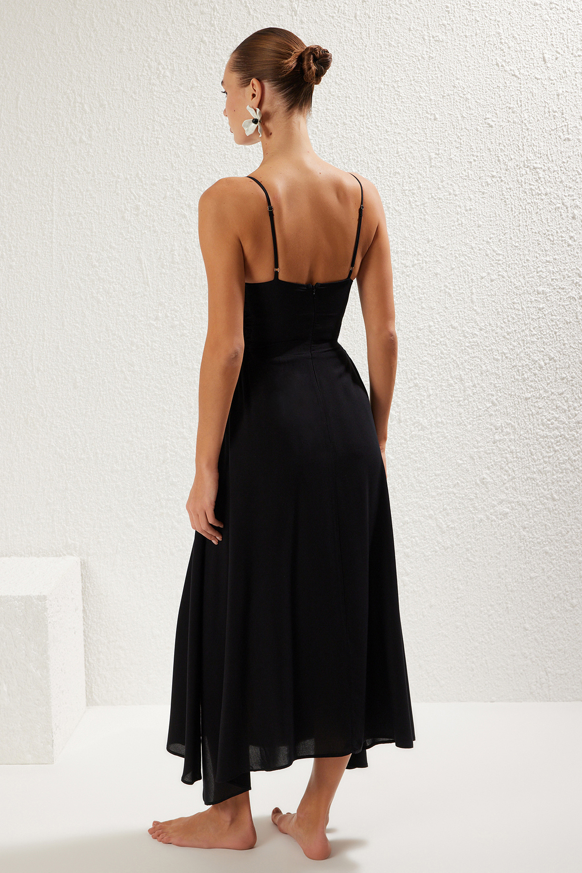 Trendyolmilla  Siyah Dokuma Bağlama Detaylı Maxi Plaj Elbise TBESS24EL00098 - Görsel 5