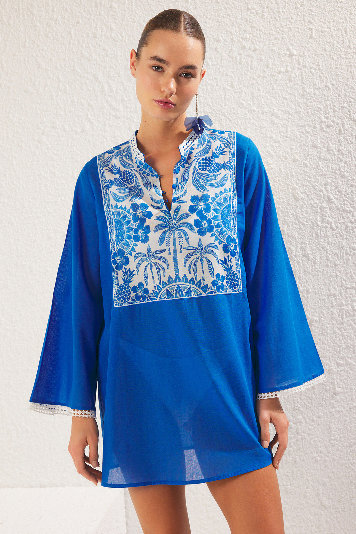 Trendyolmilla Tropikal Desenli Dokuma %100 Pamuk Plaj Mini Elbise TBESS25EL00027
