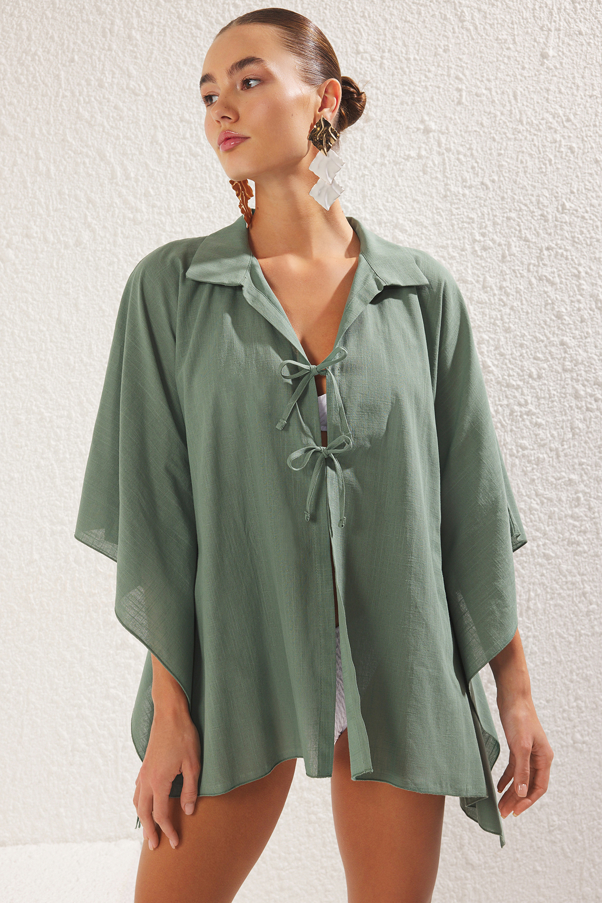 Trendyolmilla  Haki Dokuma Bağlama Detaylı Maxi Plaj Gömlek TBESS25GO00010 - Görsel 2