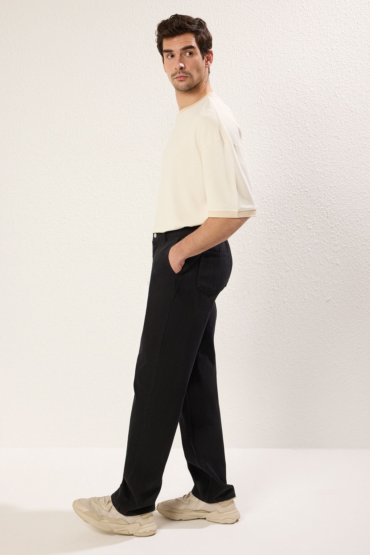 Trendyol Collection-Baggy Fit Black Trousers - Tmnss25Pl00021 2