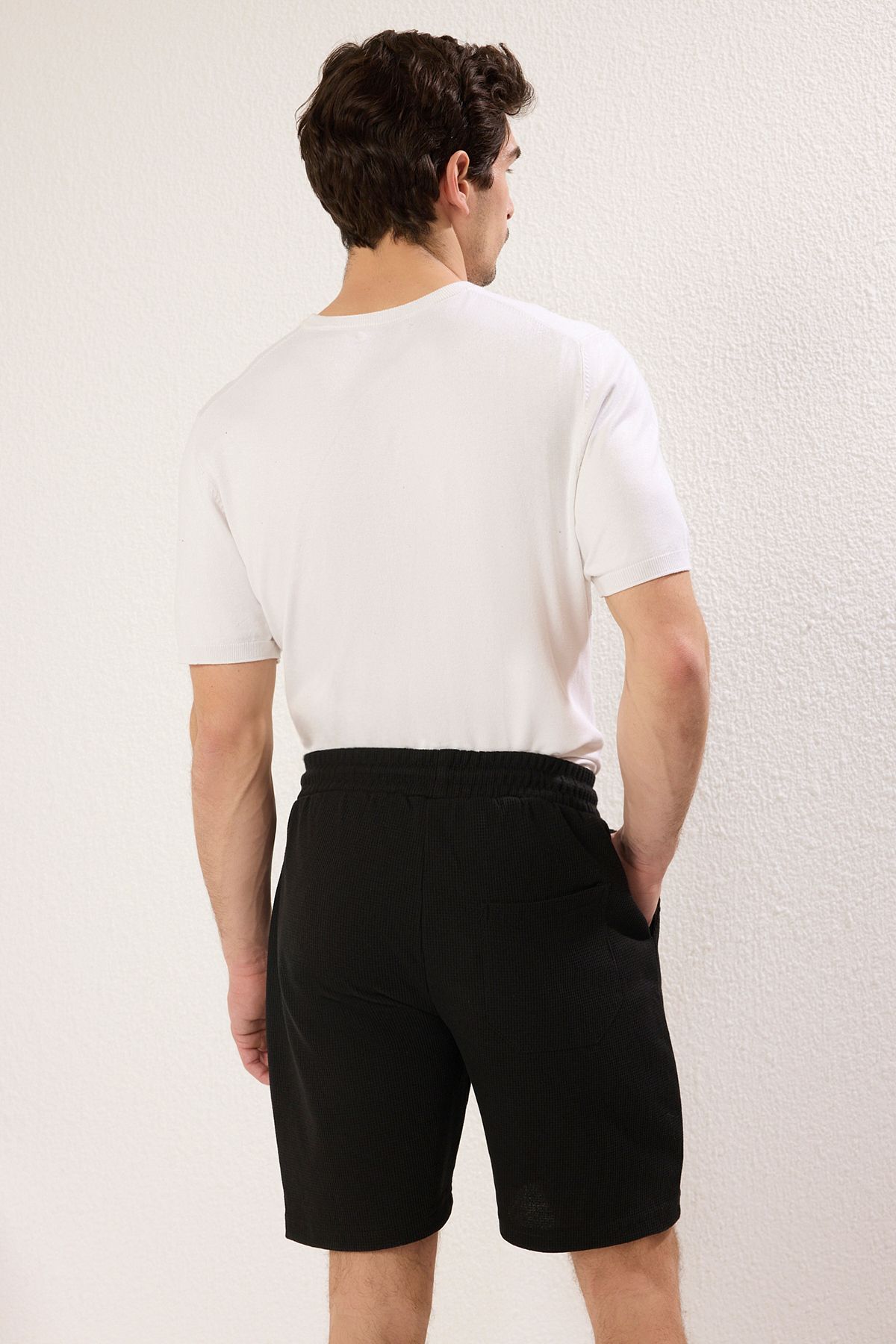 Trendyol Collection-Schwarz-Marineblaue 2er-Pack Shorts und Bermudas mit regulärer/normalem Schnitt und strukturierter Verpackung TMNSS23SR00076 4