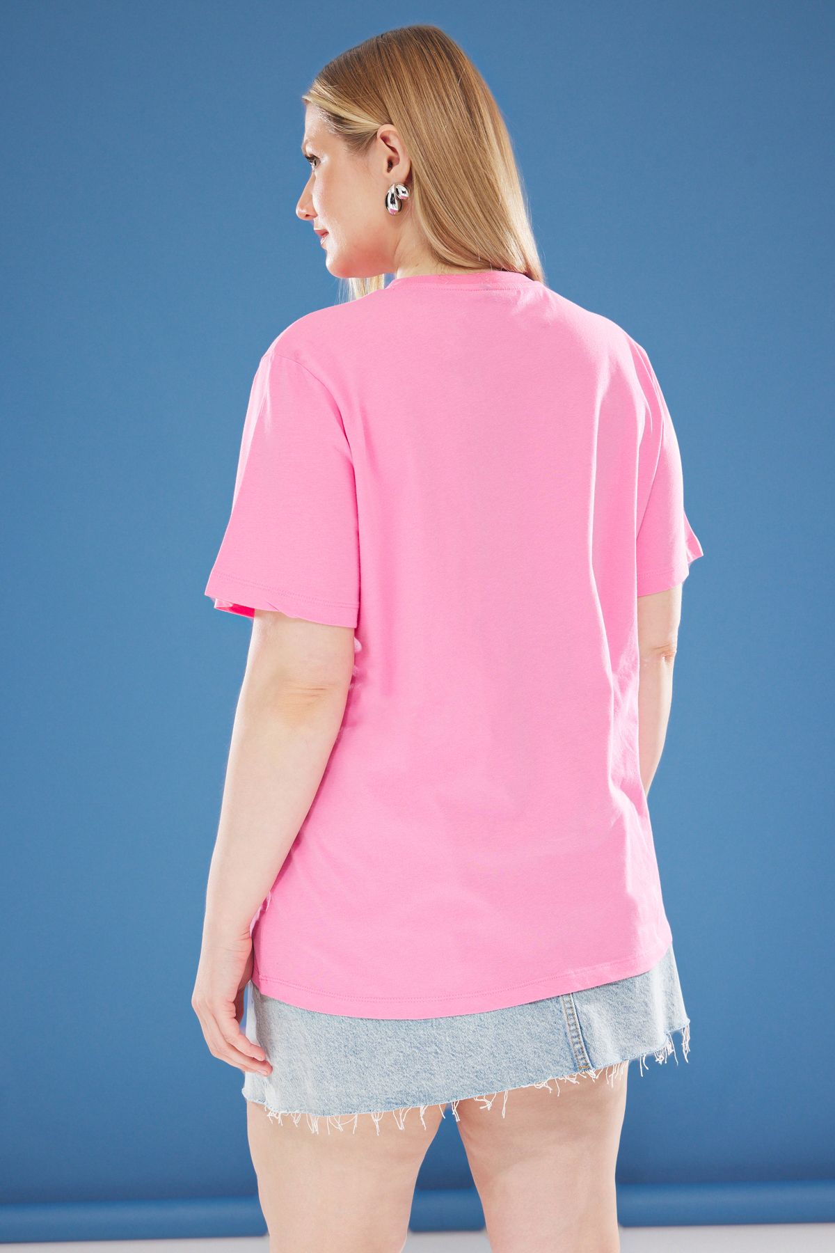 Trendyol Curve-Plus Size Pink Boyfriend Fit T-Shirt with Front Ruffles and Heart Detail Tbbss25Bf00022 5