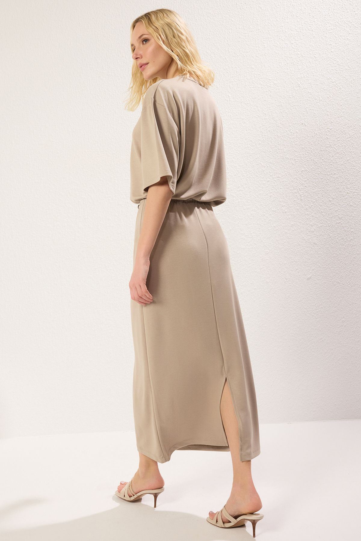 Trendyol Collection-Flexible Maxi Skirt with Keys and Detail, Stone Soft - Twoss25Et00069 4