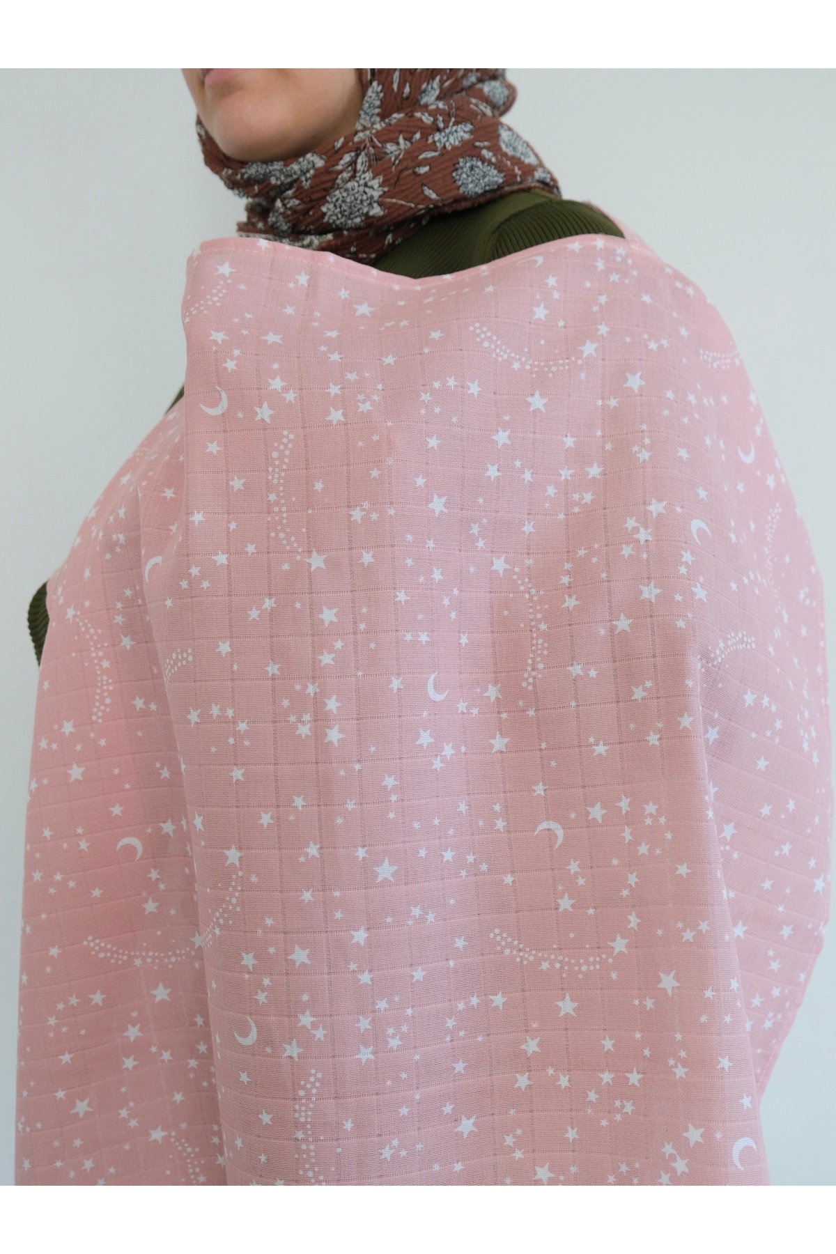 runbaby ( 75x75 cm ) Ayarlanabilir Askılı Doğal Tek Kat Müslin Emzirme Örtüsü - Pembe Yıldız fotoğrafı 6 (önizleme)