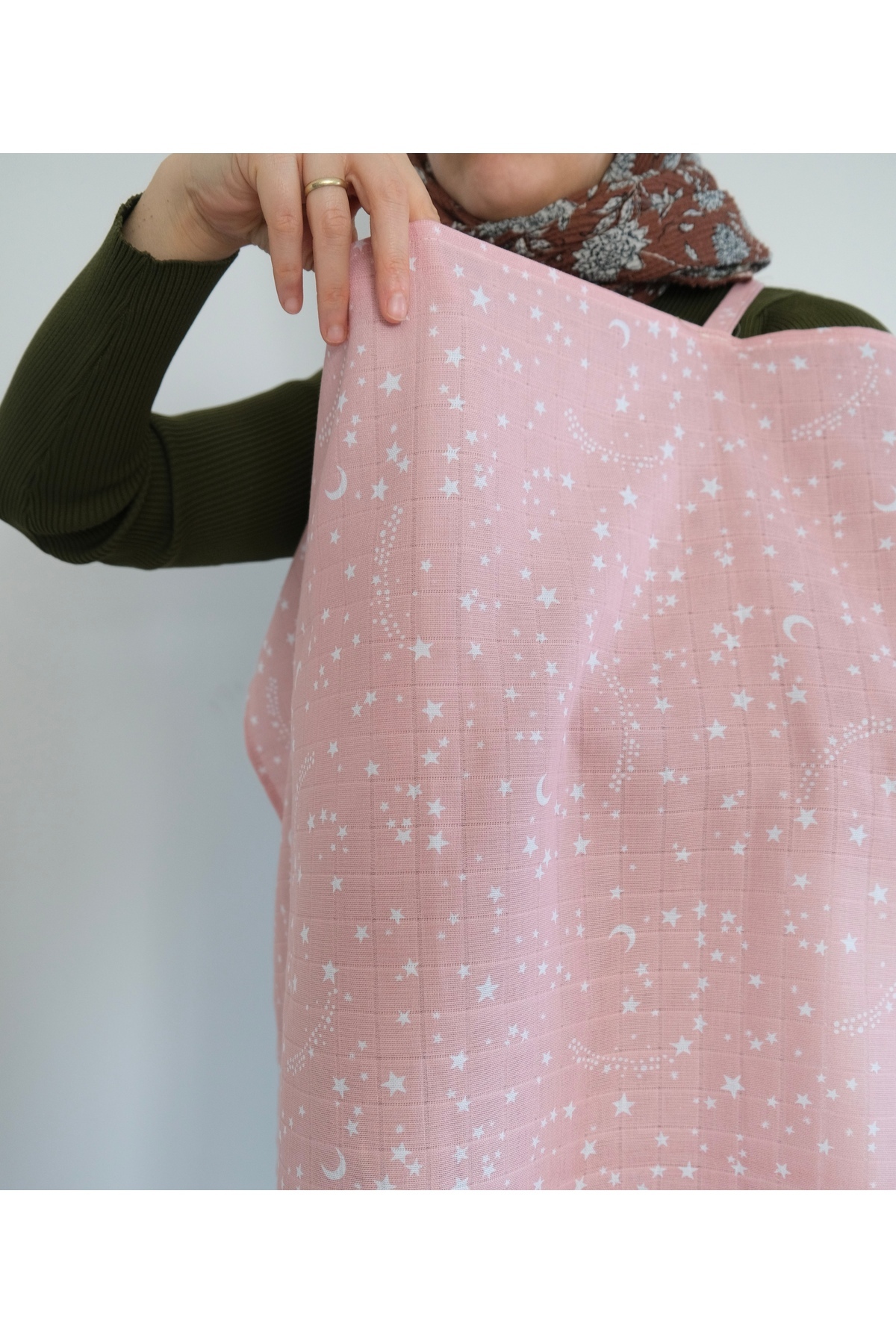 runbaby ( 75x75 cm ) Ayarlanabilir Askılı Doğal Tek Kat Müslin Emzirme Örtüsü - Pembe Yıldız fotoğrafı 3 (önizleme)