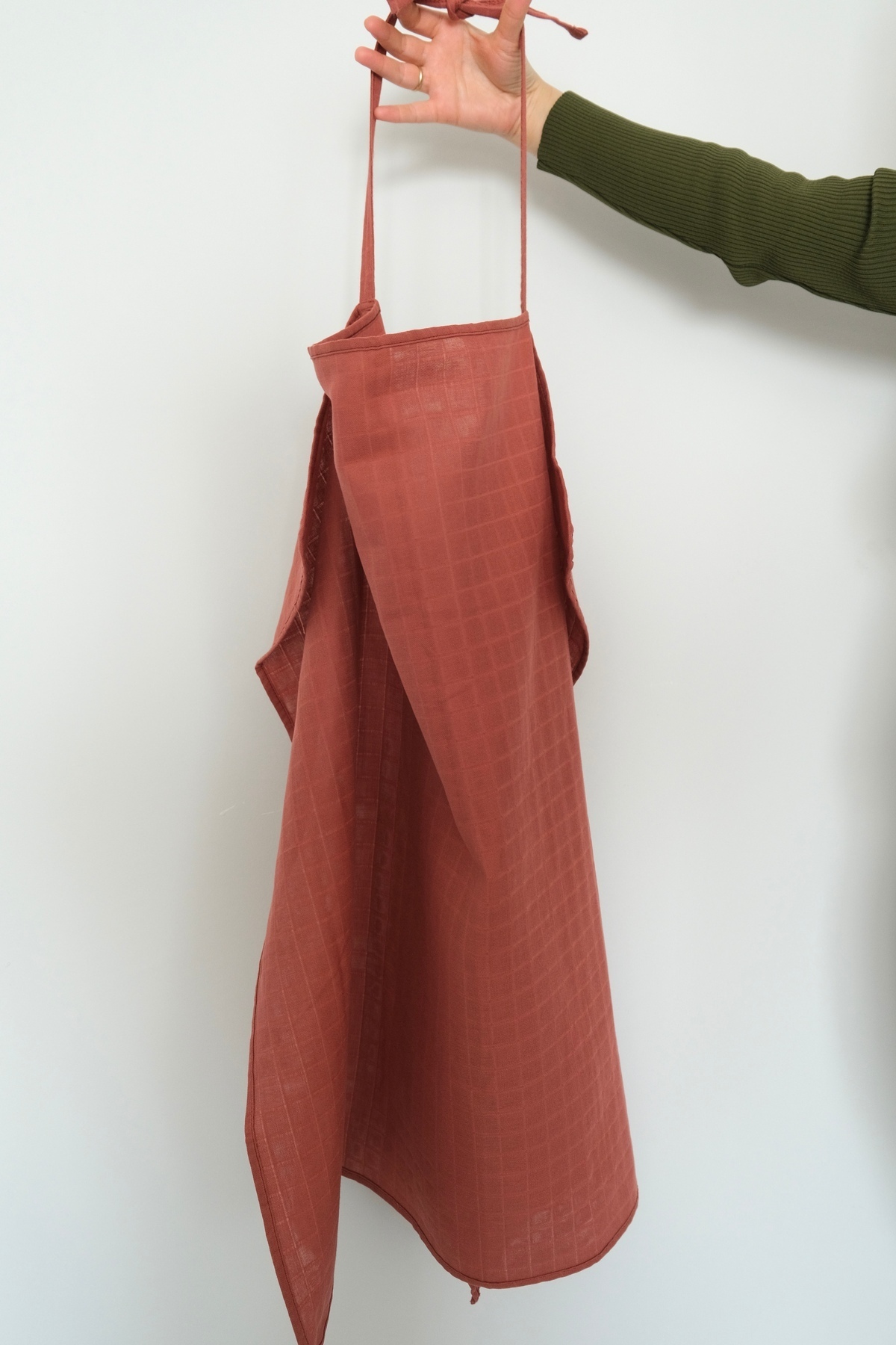 runbaby ( 75x75 cm ) Ayarlanabilir Askılı Doğal Tek Kat Müslin Emzirme Örtüsü - Kiremit fotoğrafı 4 (önizleme)