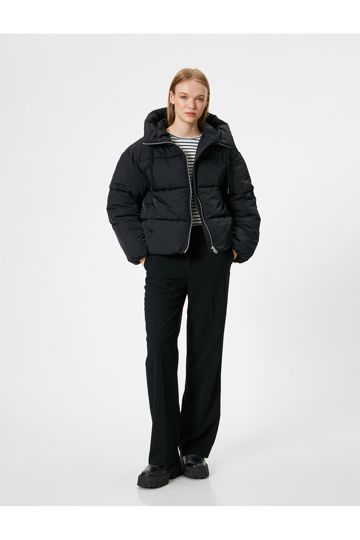 Koton  Kısa Şişme Mont Kapüşonlu Fermuarlı Cepli Rahat Kalıp - Görsel 2