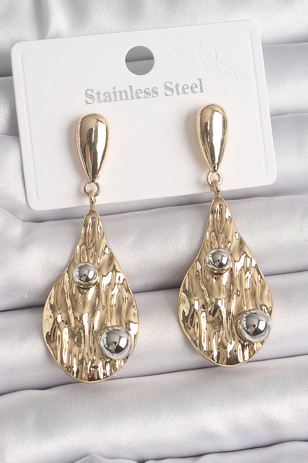 New Things Pirinç Gold Renk Sallantı Damla Model Gümüş Top Detay Kadın Küpe