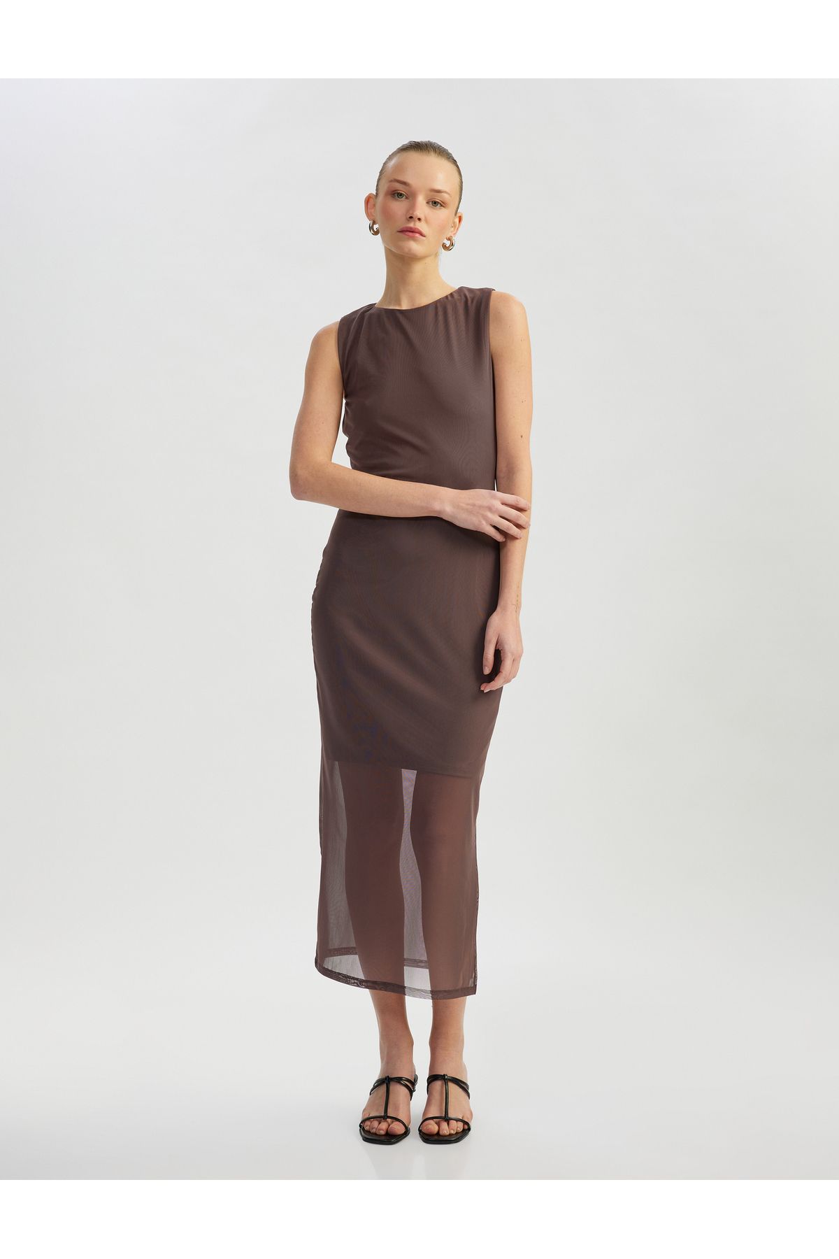 Yarım Astarlı Slim Fit Bisiklet Yaka Kolsuz Tül Midi Boy Elbise