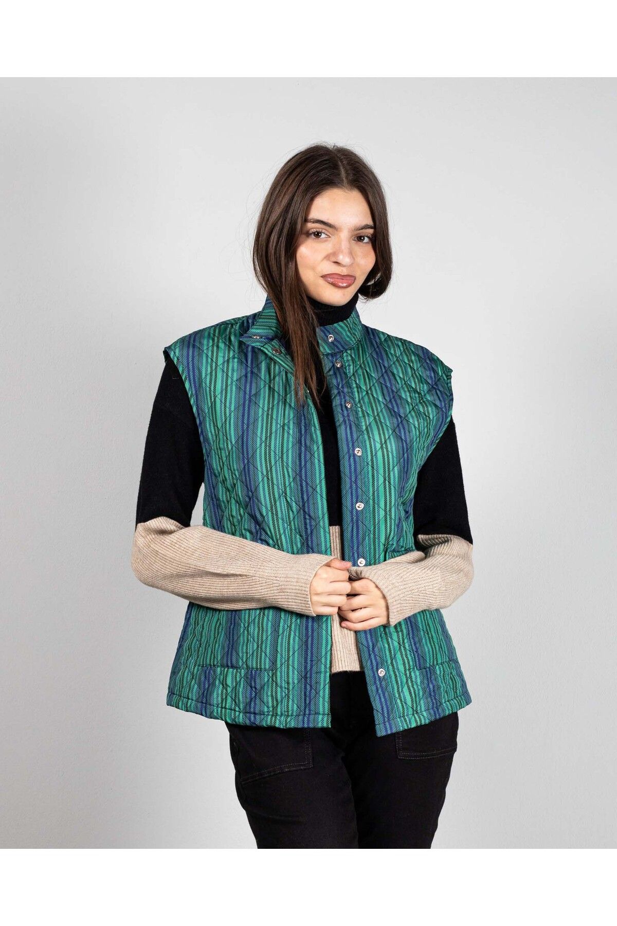 Miniprix-Vest with print and studs 24MAY16037 1