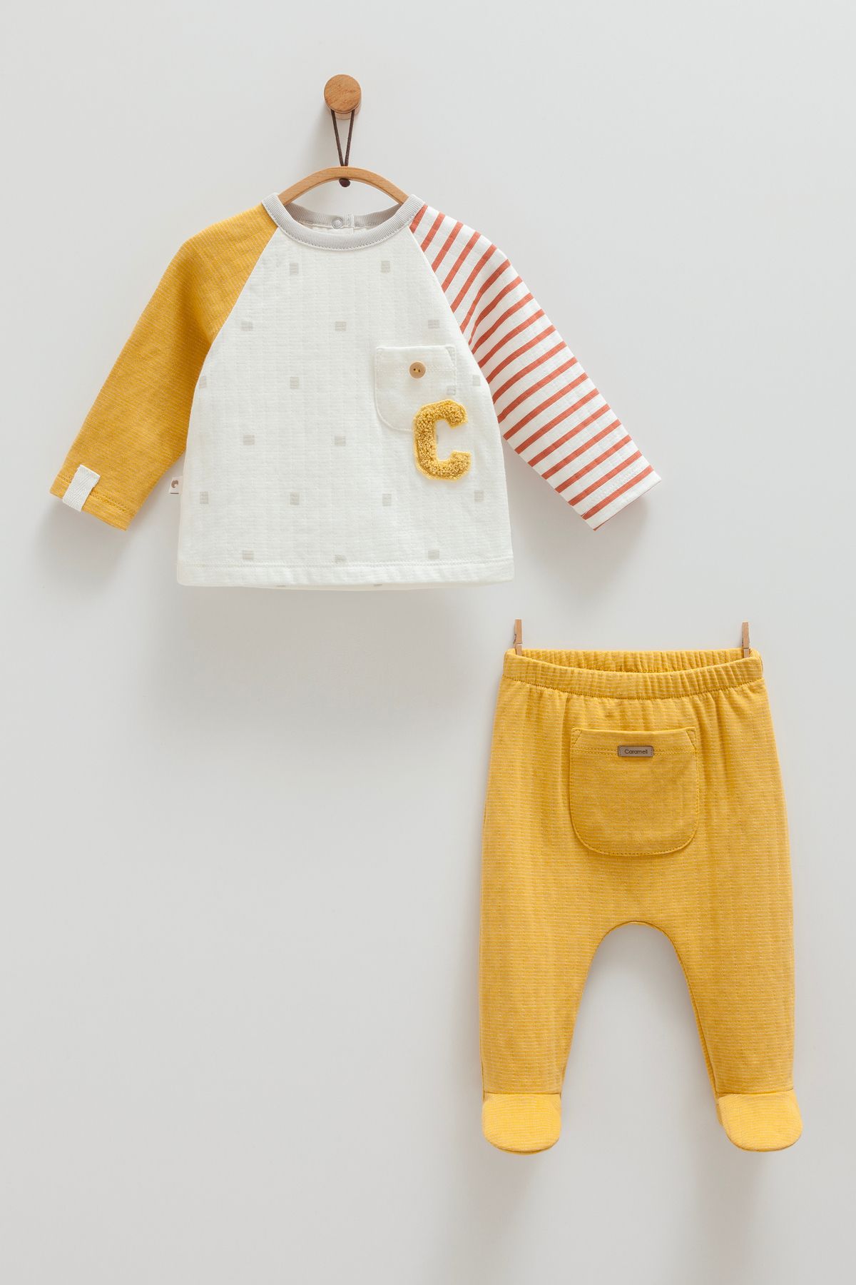 Caramell-Baby 100% Cotton Set for Season 2025 - 1-3, 3-6, 6-9, 9-12 Months with Booties and Pocket Detail 1