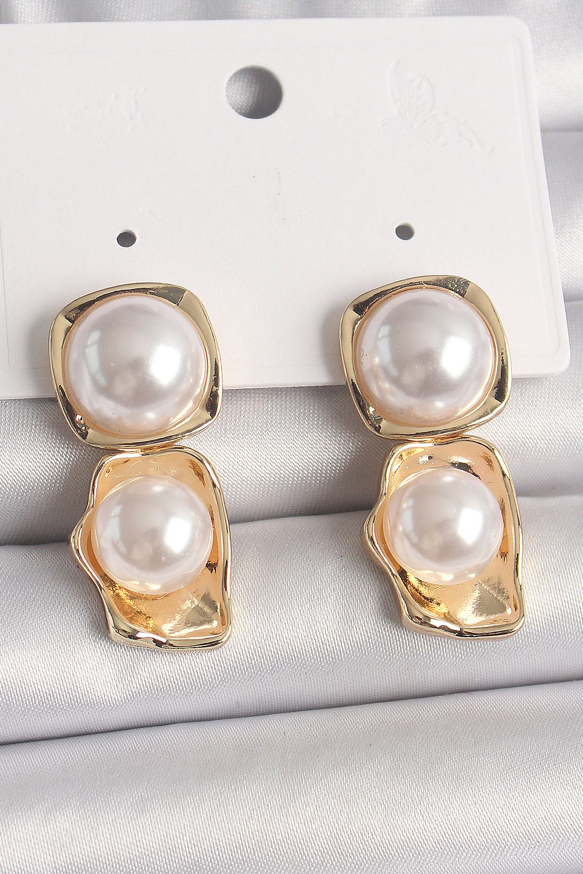 New Things Pirinç Gold Renk İnci Kare Model Kadın Küpe
