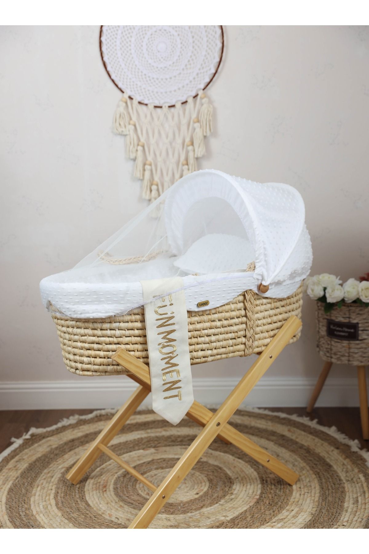 Fun Moment- Moses Basket Cradle with Foldable Wooden Stand 1