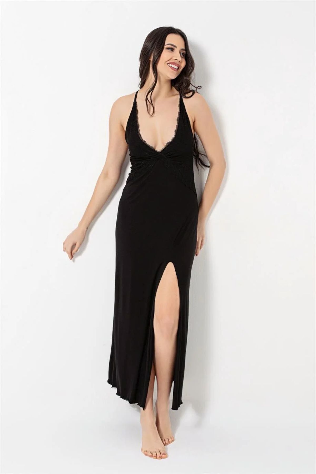 MONAMİSE Kadın Göğüs ve Sırt Dekolteli Dantelli Yırtmaçlı Gecelik 18492