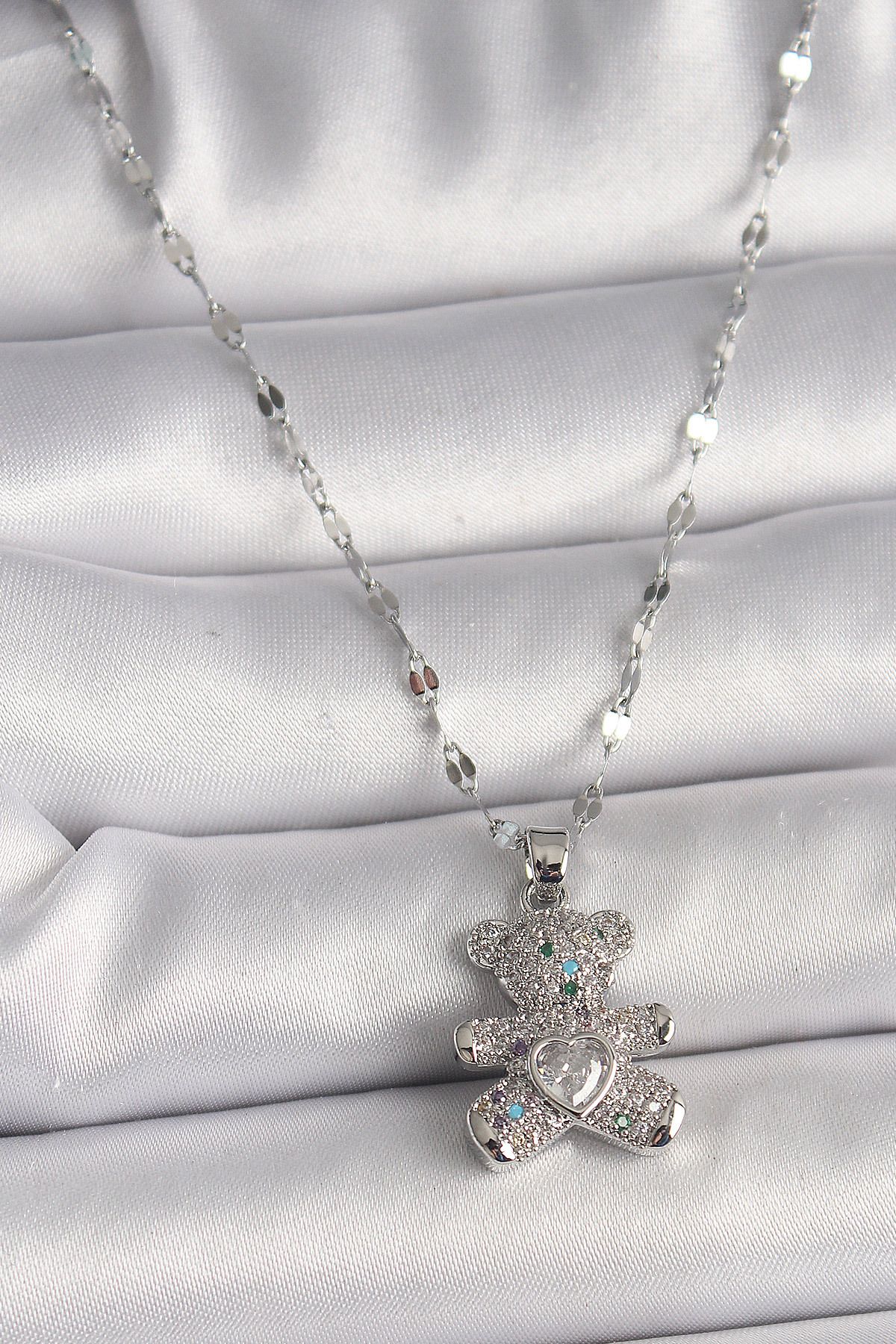MMB Boutique 316L Çelik Gümüş Renk Zincir Renkli Zirkon Taşlı Ayıcık Figür Taşlı Kalp Detay Kadın Kolye