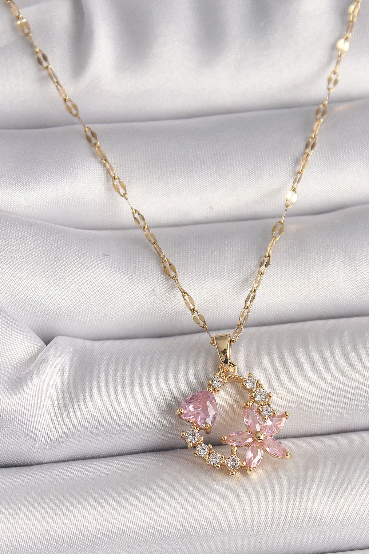 Clariss 316L Çelik Gold Renk Zincir Pembe Zirkon Taşlı Çiçek Figür Kalp Detay Kadın Kolye