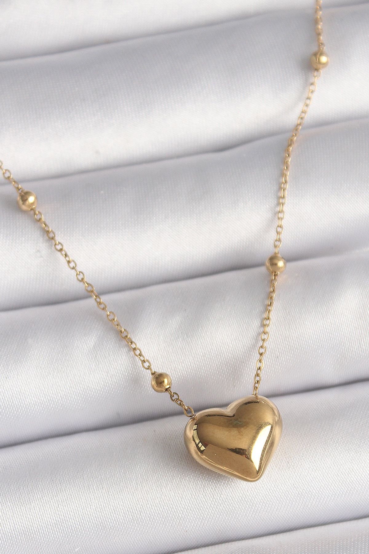 MMB Boutique 316L Çelik Gold Renk Topçuk Detaylı Zincir Kalp Model Kadın Kolye