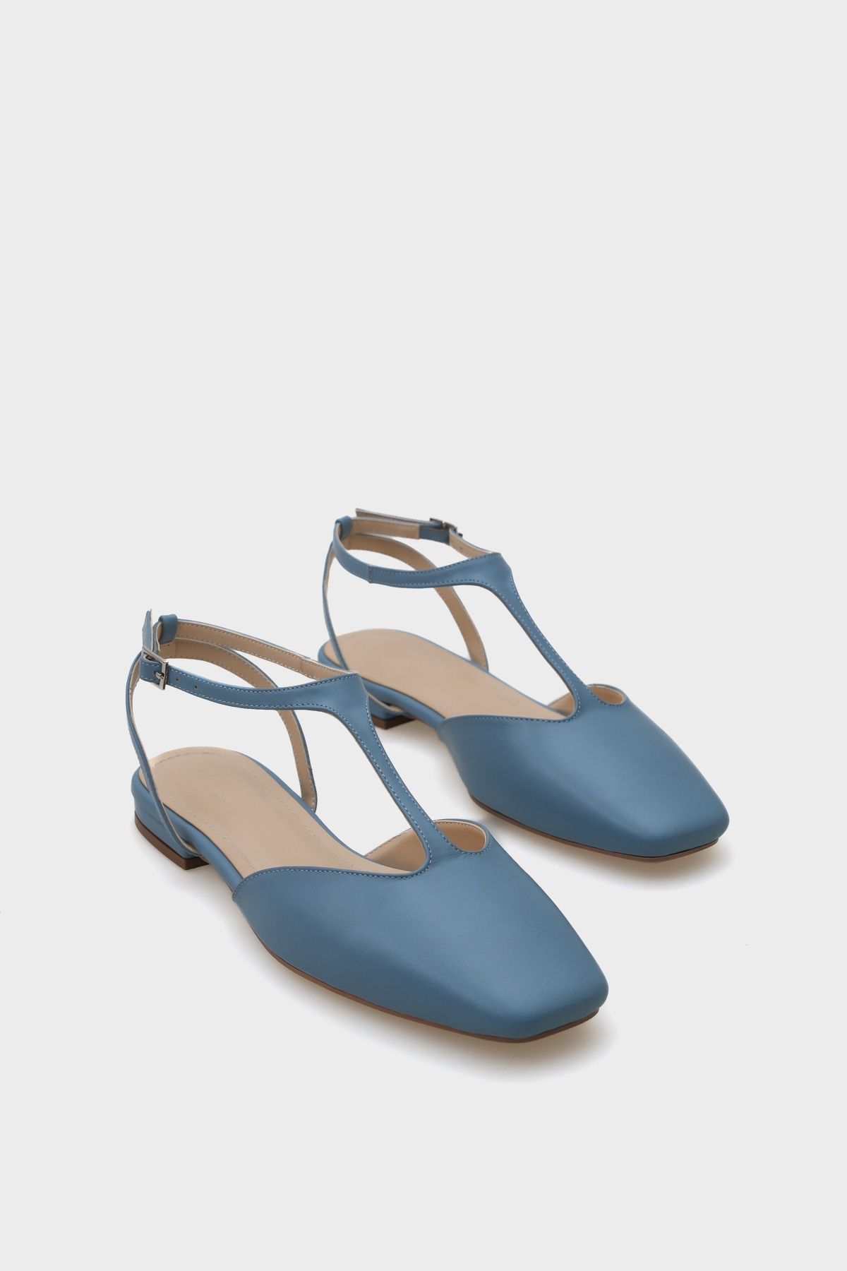 Capone Outfitters-Women's Ballerinas with Ankle Strap 1