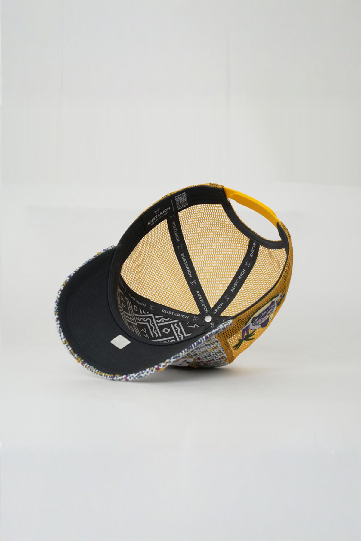 Rust&Rich-White Trucker Hat - Women & Men, City's Collection - Havana 6