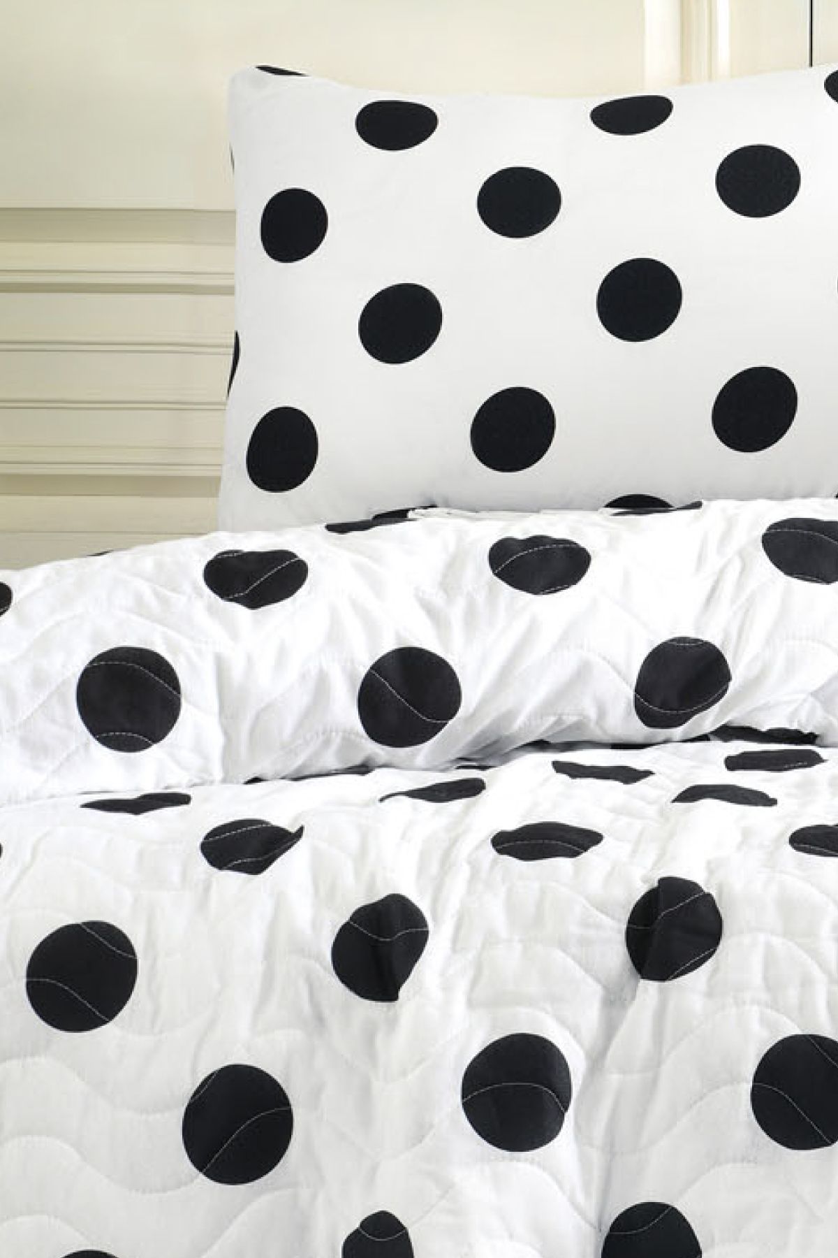 Eponj Home-single Quilted Bedspread set - B&W Point 5