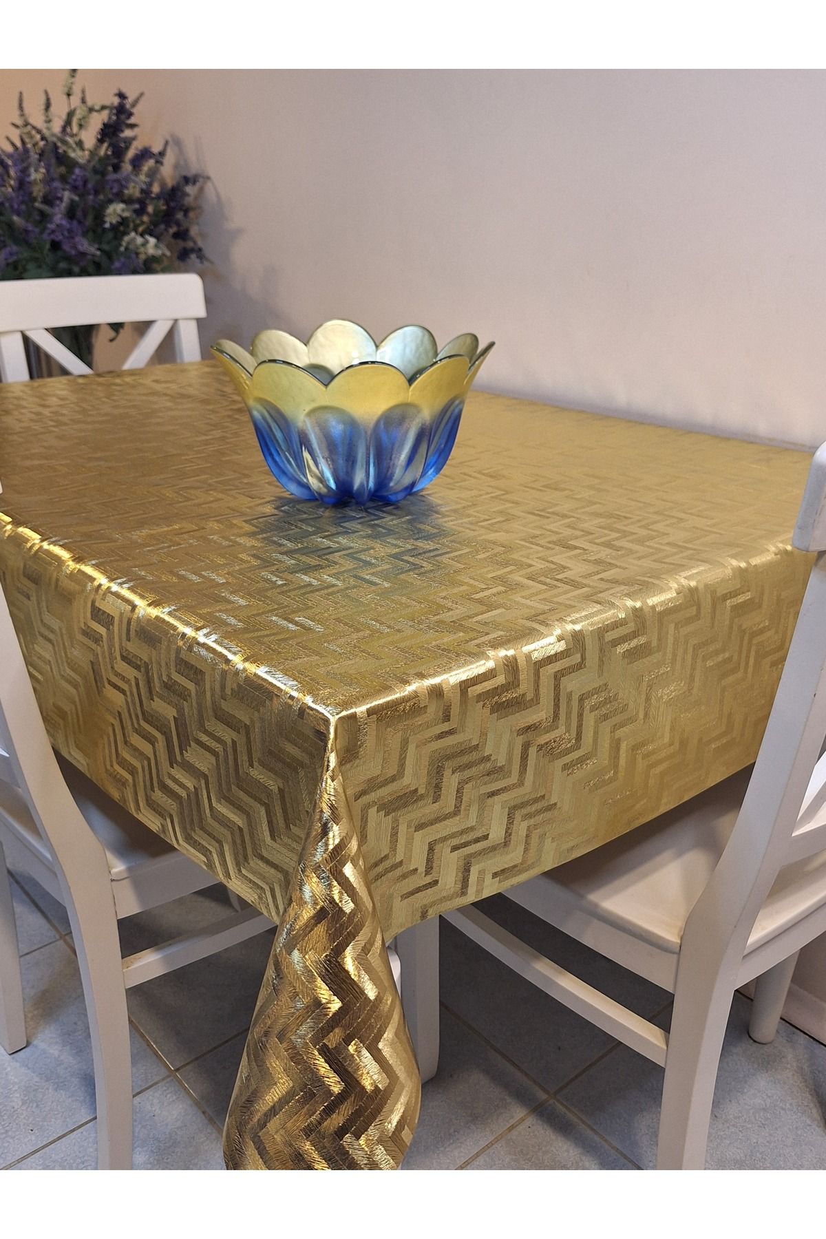 Başak Ev Tekstili-Gold Glossy Wipeable Table Cloth - Fabriced Pvc Cloth 1