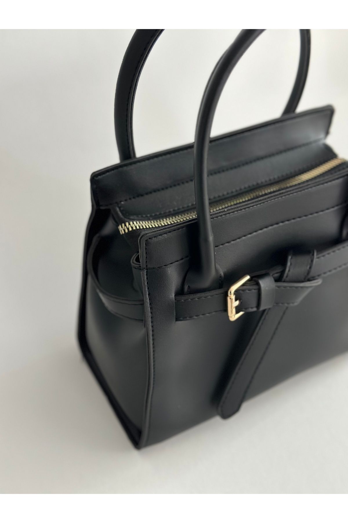 Boutiquehaki-Lottie Hand and Shoulder Bag 3