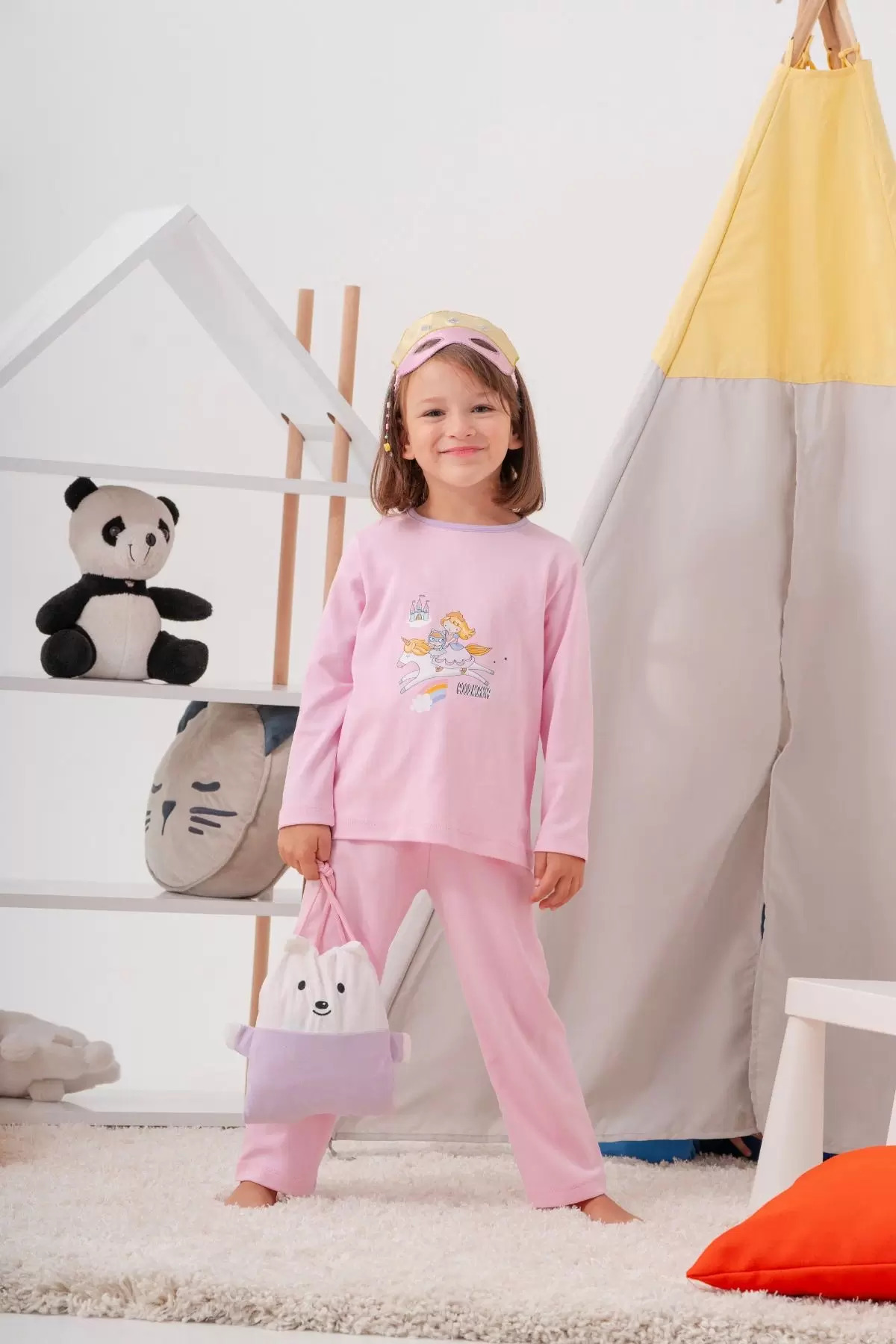 Unicorn Desenli Çanta ve Maskeli % 100 Pamuk Kız Çocuk Pijama Takımı