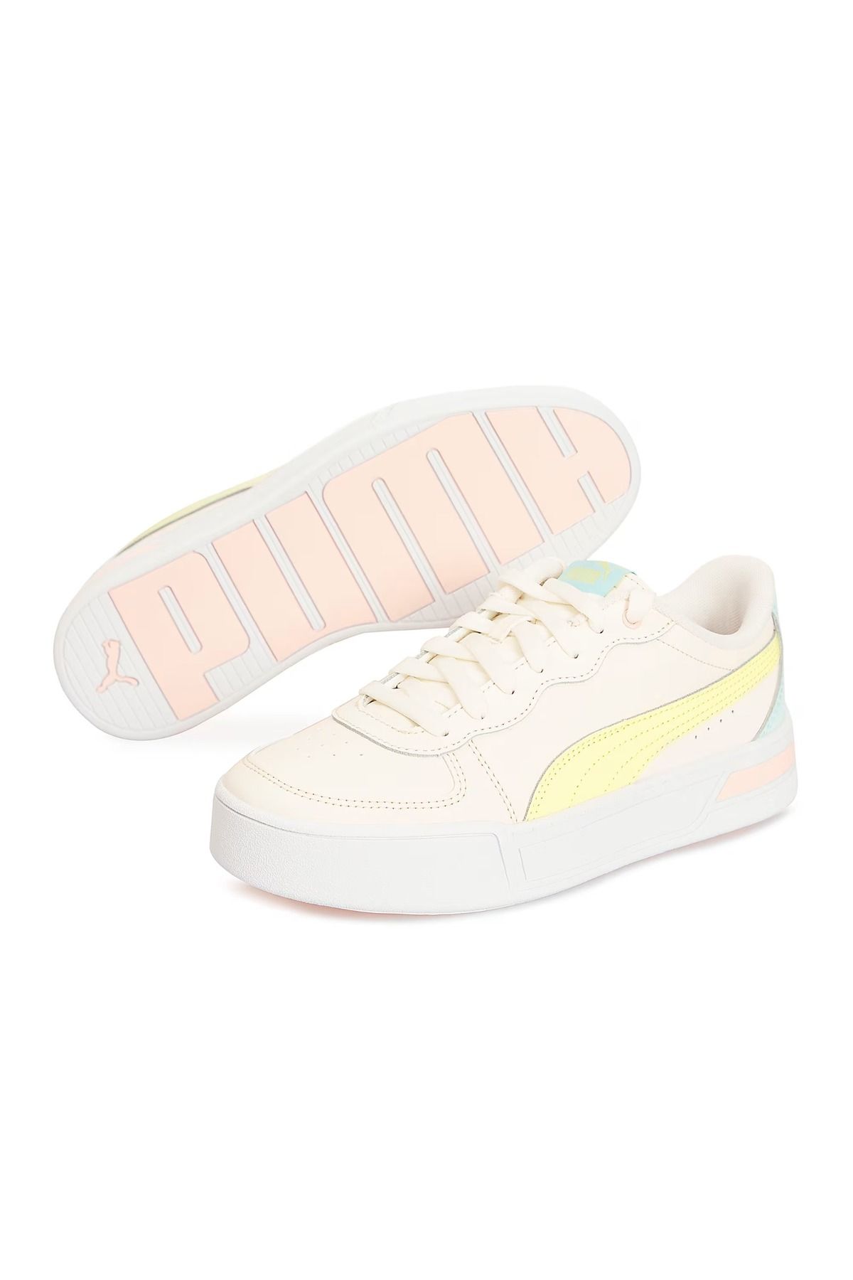 Puma کفش کتانی کرم زنانه Skye