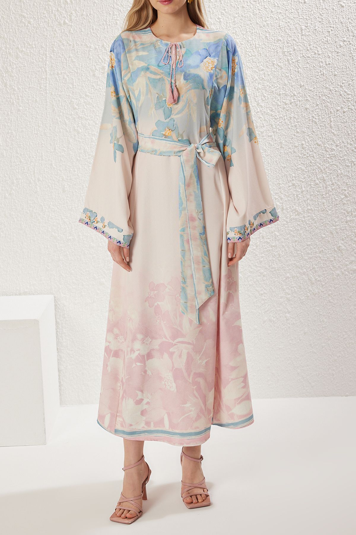 Trendyol Modest-Rochie țesătă cu imprimeu cu mâneci spaniole cu aspect de in pudră TCTSS25EB00033 5