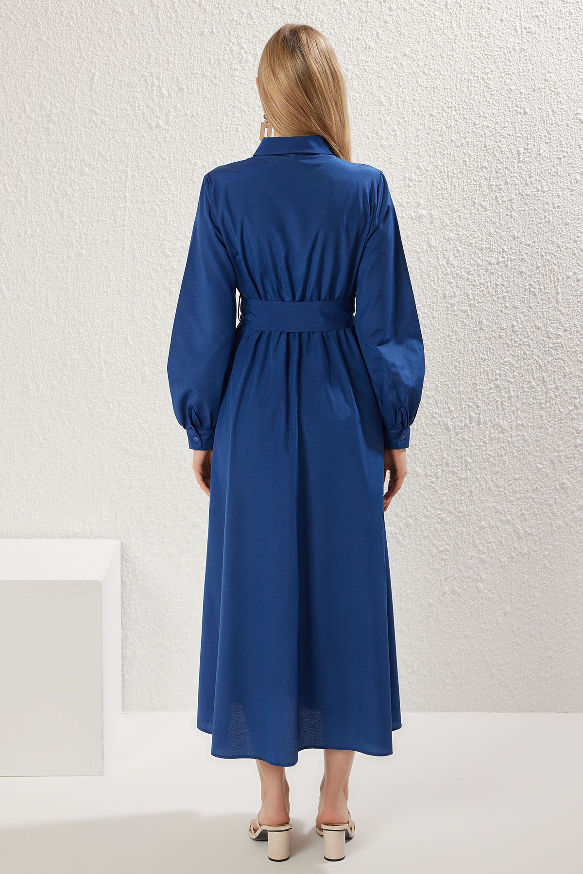 Trendyol Modest-Saks gewölbtes gewebtes Hemdkleid TCTSS25EB00064 8