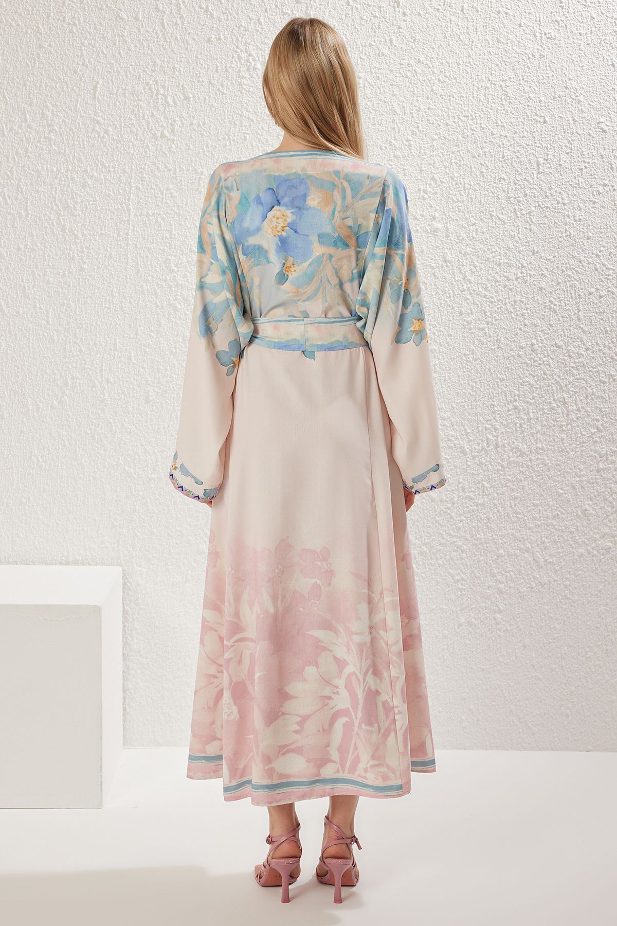 Trendyol Modest-Rochie țesătă cu imprimeu cu mâneci spaniole cu aspect de in pudră TCTSS25EB00033 7