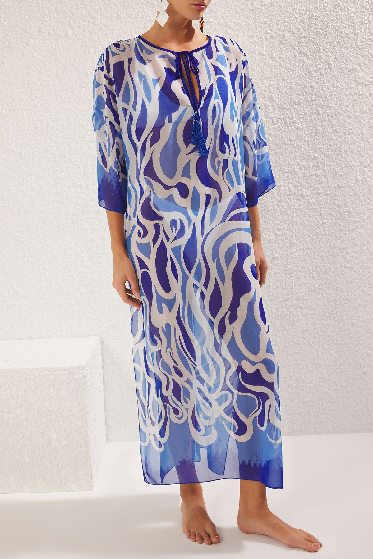 Trendyol Collection-Rochie 100% poliester țesătură maxi obișnuită cu model abstract albastru-multicolor 3