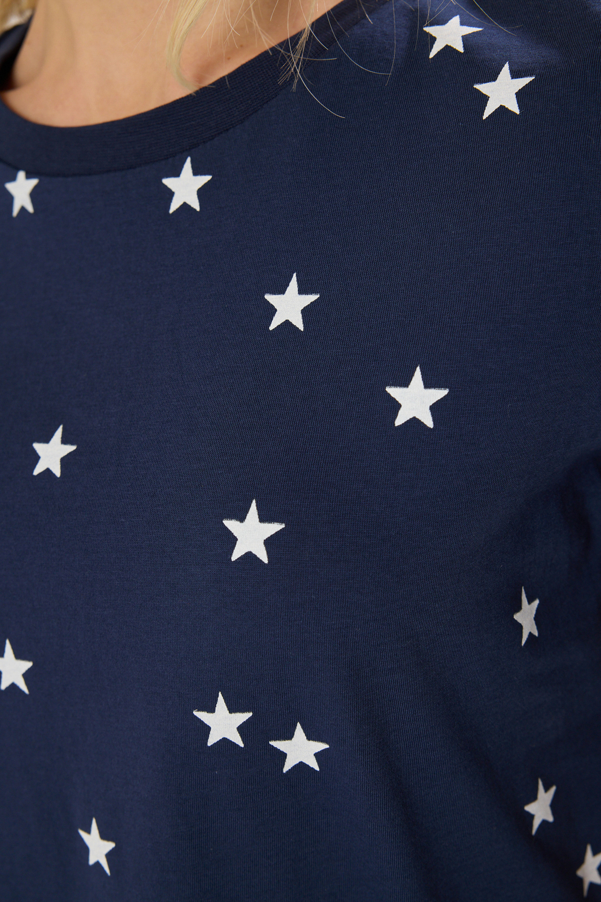 Trendyolmilla  Lacivert Kalın Pamuklu Varak Yıldız Baskılı Regular/Normal Kalıp Örme T-Shirt TWOSS20TS0757 - Görsel 4