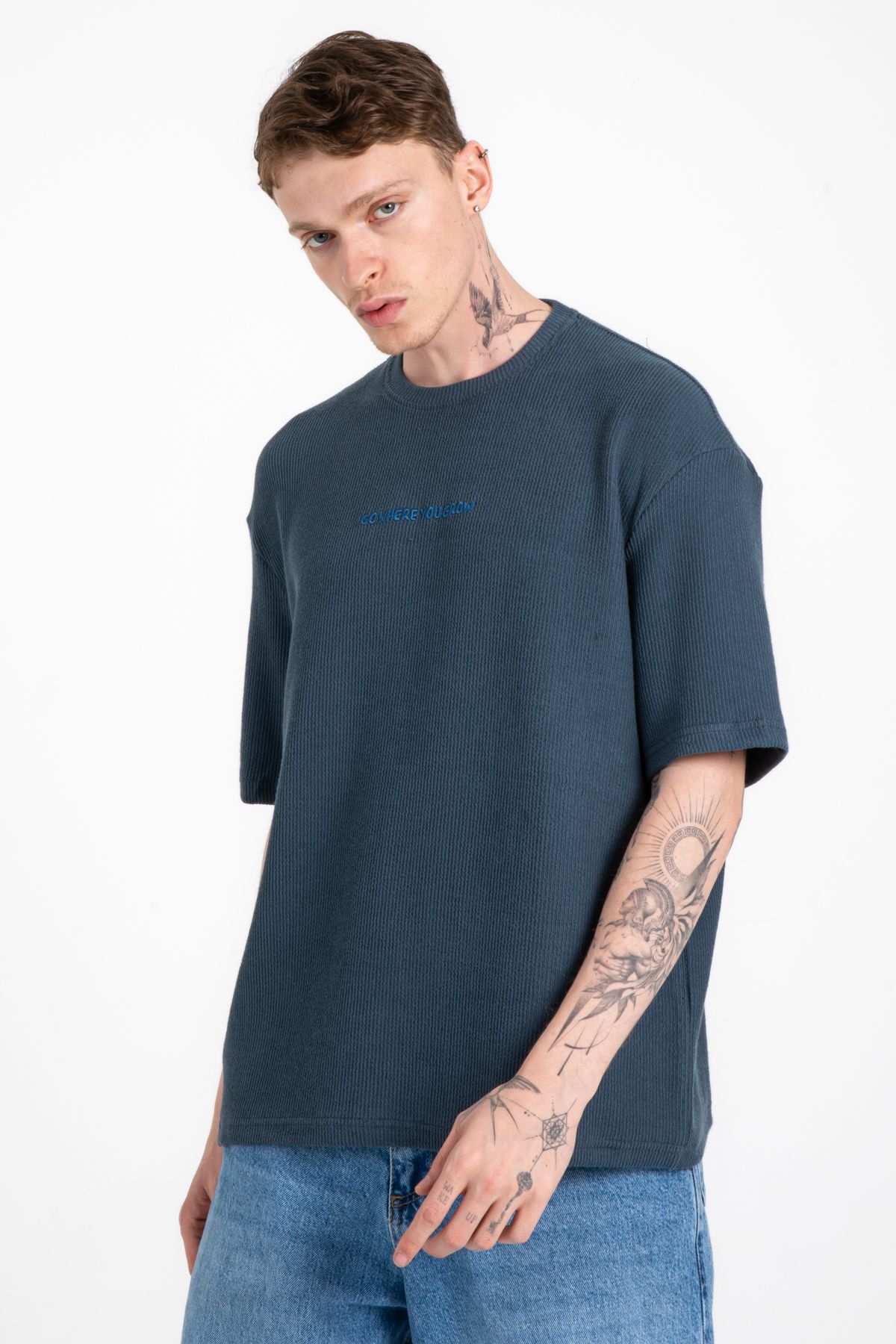 EGHO Küçük Göğüs Nakışlı Oversize Unisex Tişört