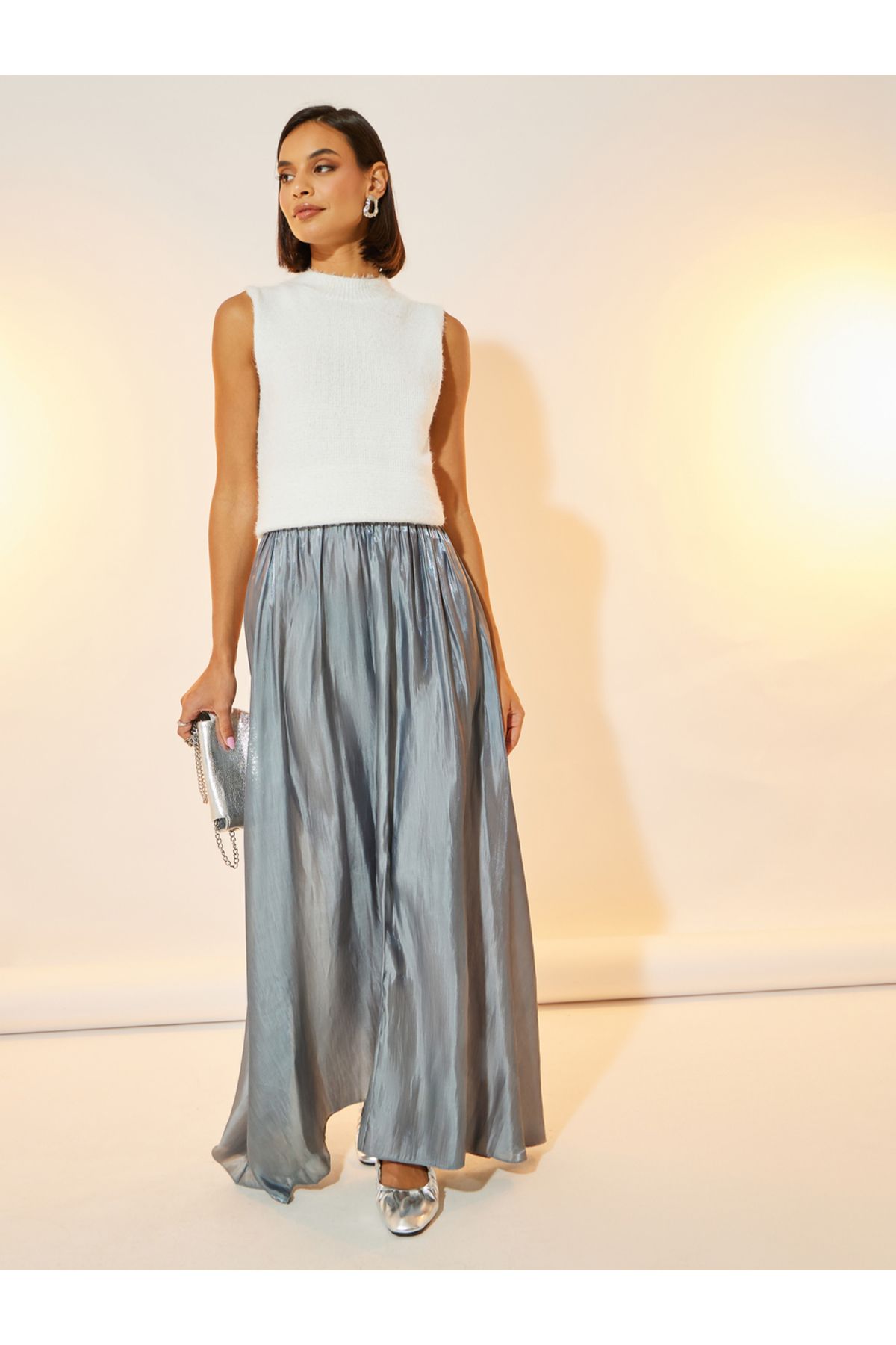 Styli-Metallic Look Gathered A-Line Maxi Skirt 1