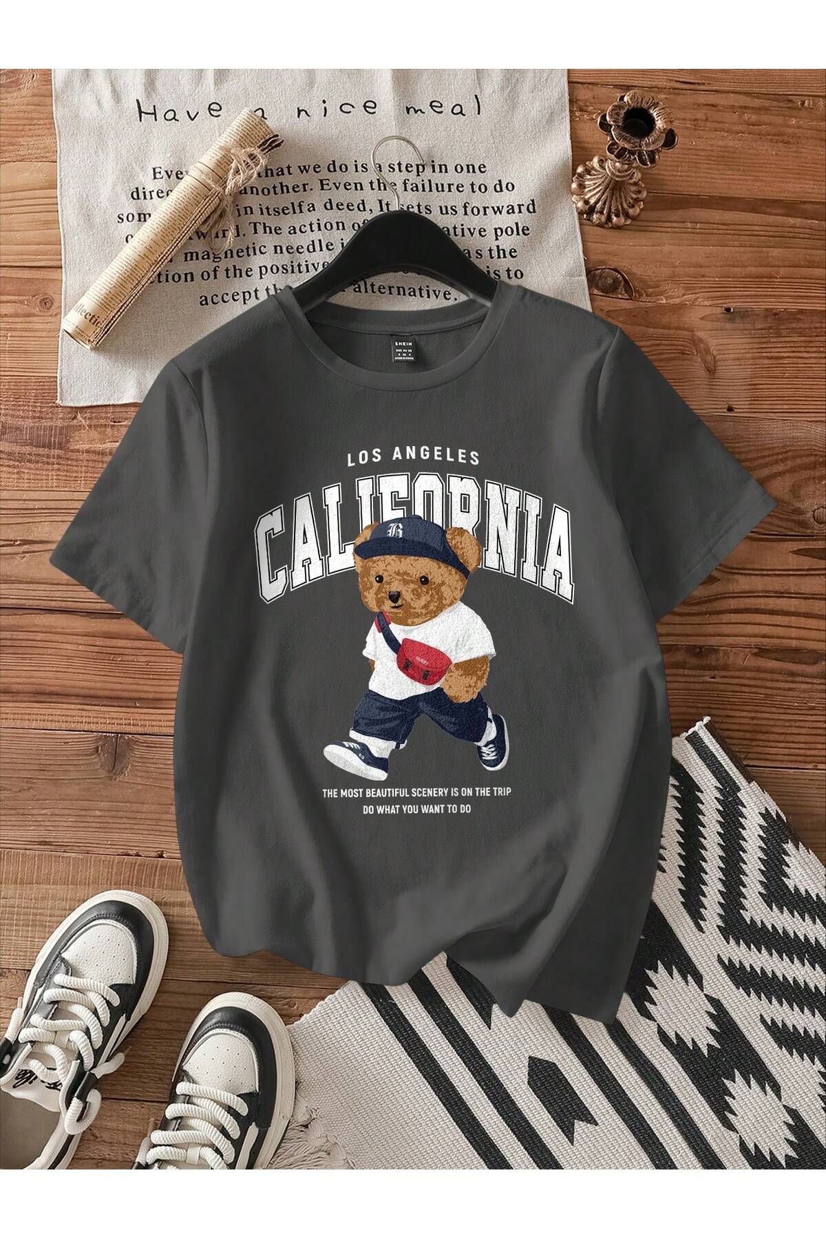 BukuriCO Kadın Oversize Bear Los Angeles Ayıcık Baskılı Trend Bisiklet Yaka T-shirt