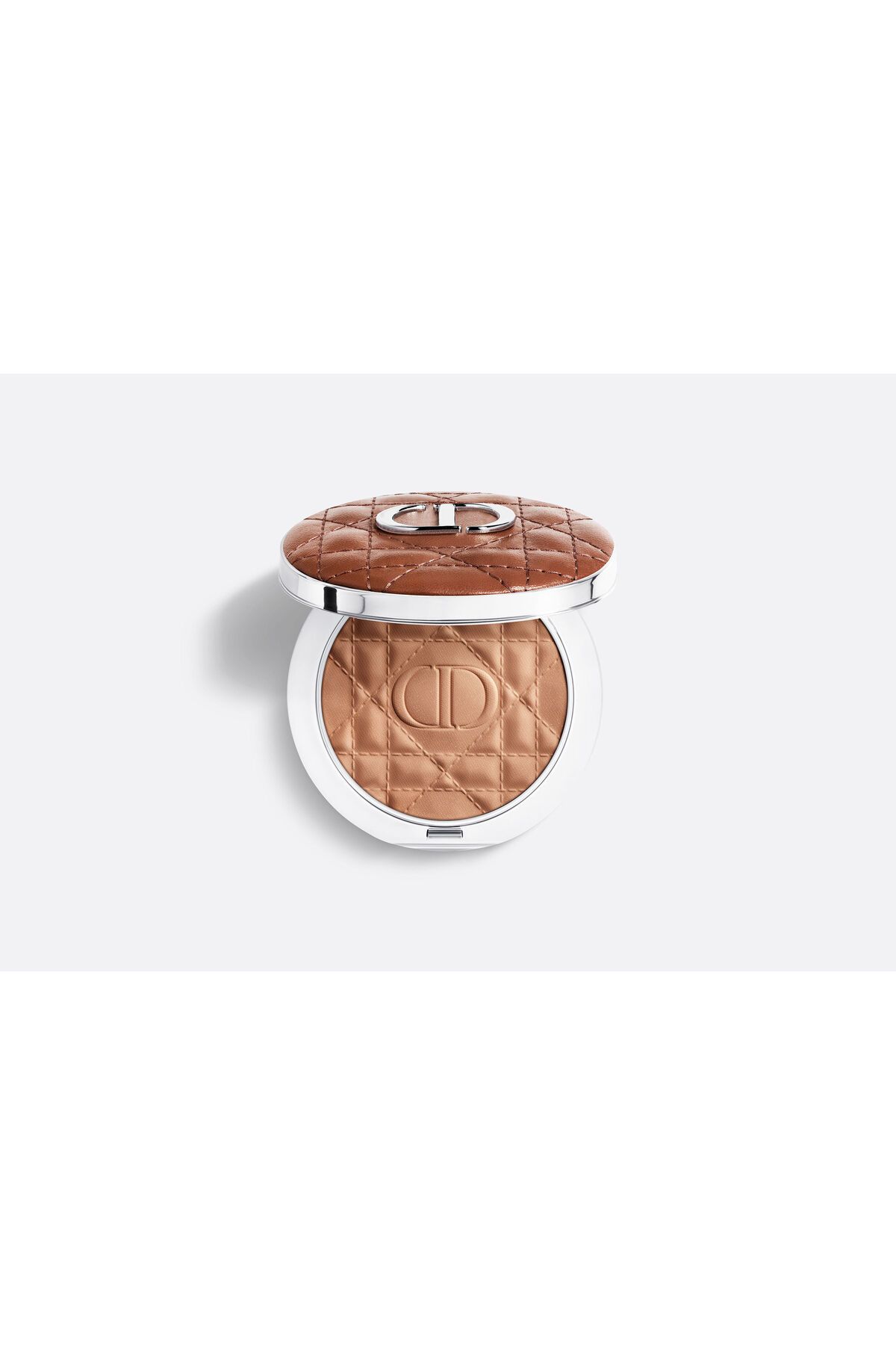 Dior Forever Nude Bronze-Uzun Süre Kalıcı Mat&Işıltılı Bitişli Bronzlaştırıcı Pudra 7G