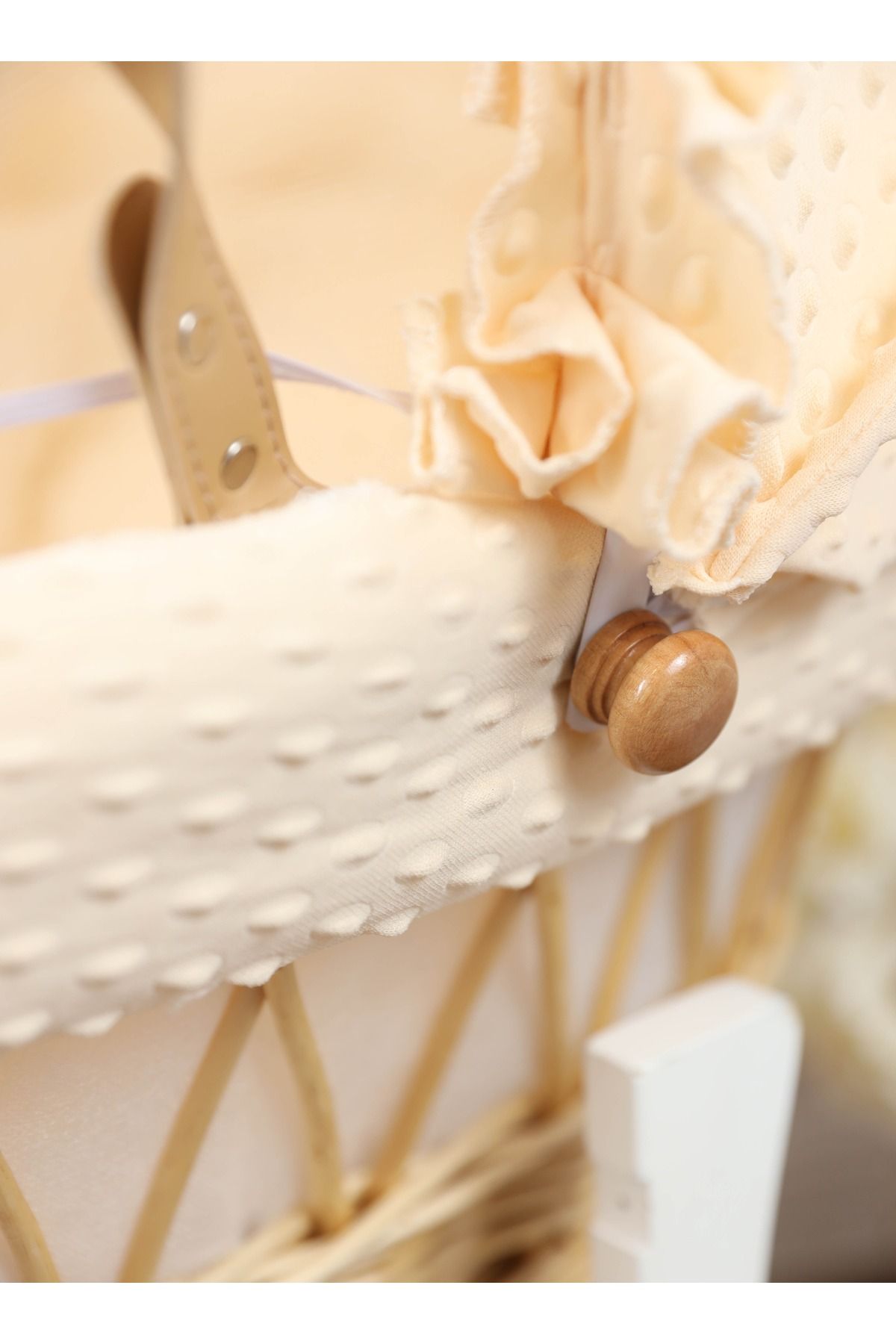 Fun Moment- Moses Basket Beige Color with Wooden Stand on Wheels 3